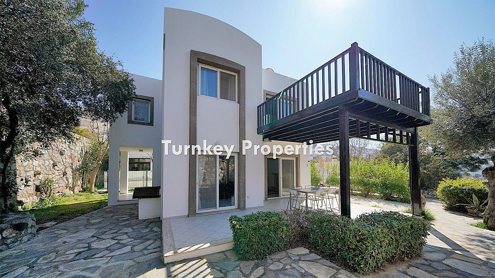 Koyunbaba Satılık Müstakil Villa Site İçerisinde Bahçeli Havuzlu