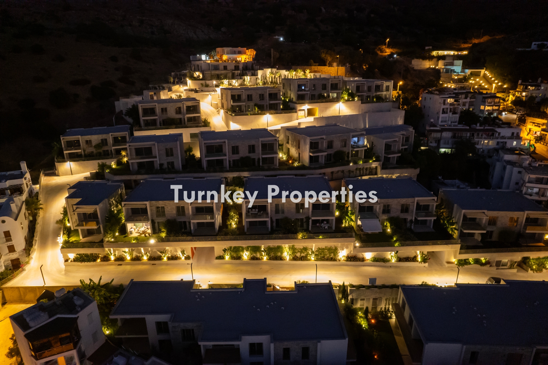 2+1 Apartment for Sale in Turgutreis with Marina and Kalymnos Views | Shared Pool, Underfloor Heating, Water Tank, and Generator Facilities