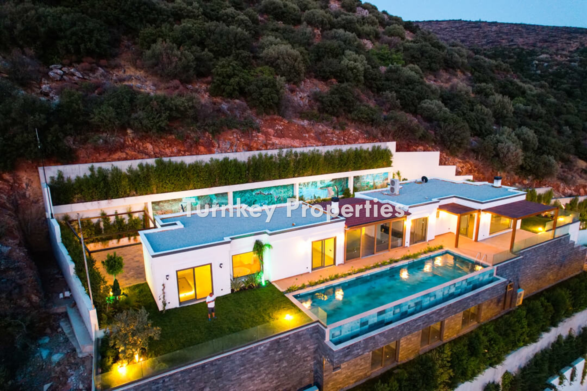 Bodrum Merkez'de Satılık 6+2 Malikane, Deniz ve Kale Manzaralı