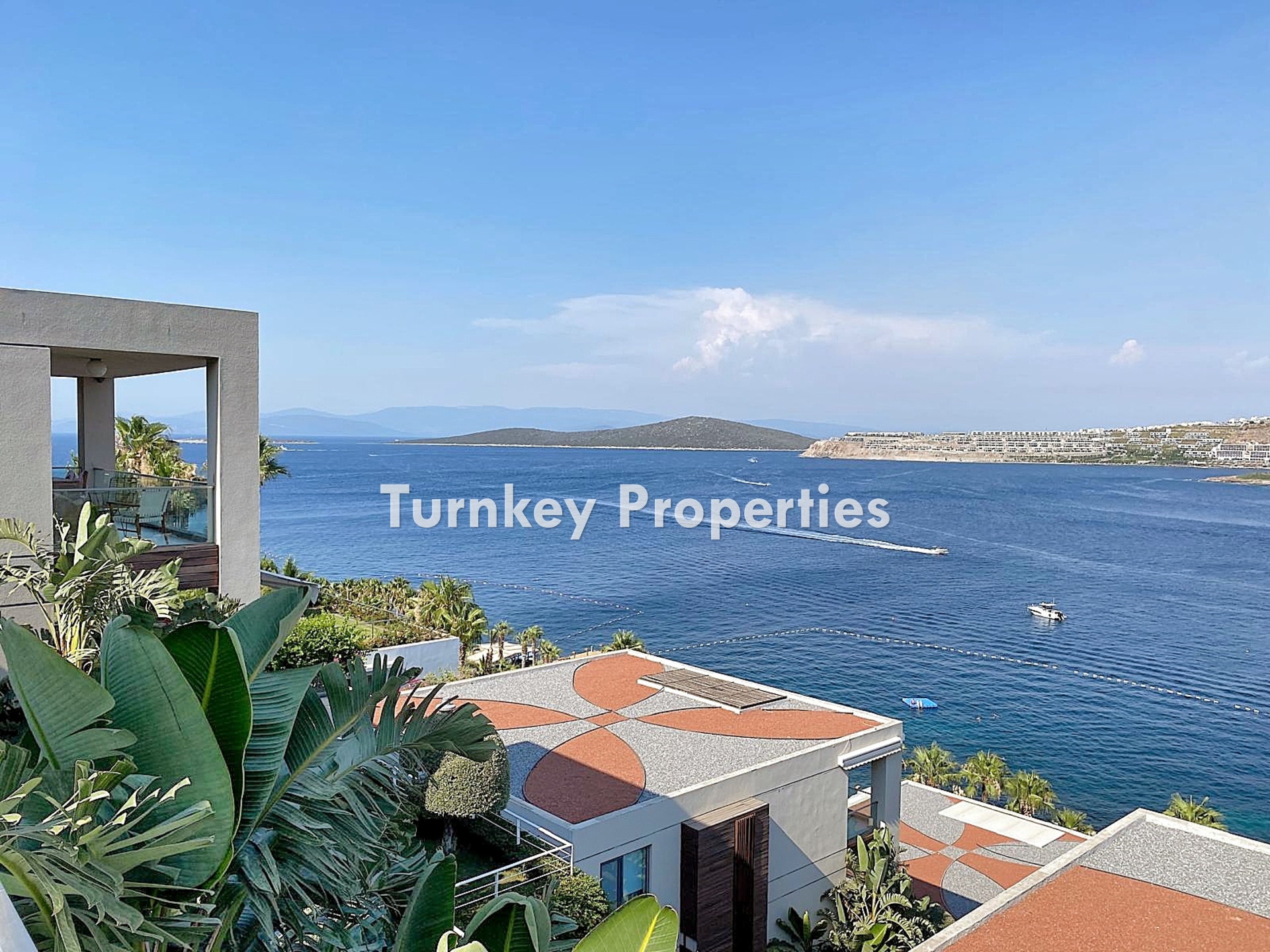 Gündoğan'da Satılık Denize Sıfır Ultra-Lüks, Full Eşyalı 5+1 Daire