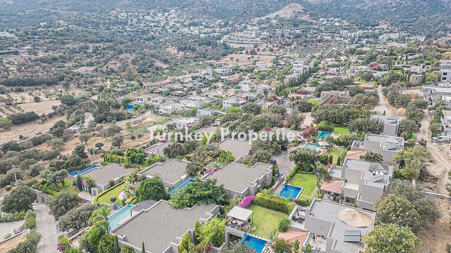 Dibeklihan Satılık Villa Tek Katlı Özel Bahçeli Infinity Havuzlu