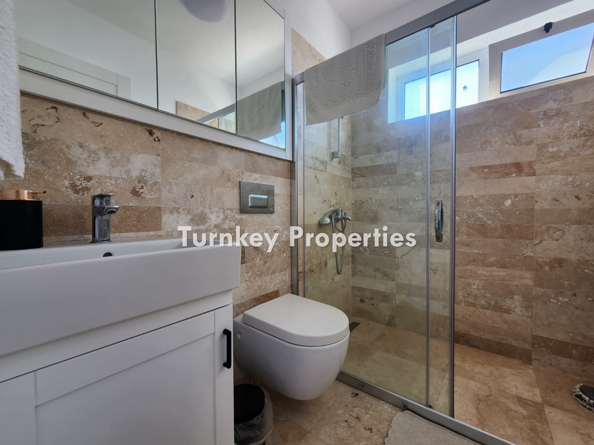 Yalıkavak, Tilkicik’te Denize Yakın, Merkezi Konumda Satılık Lüks Daire