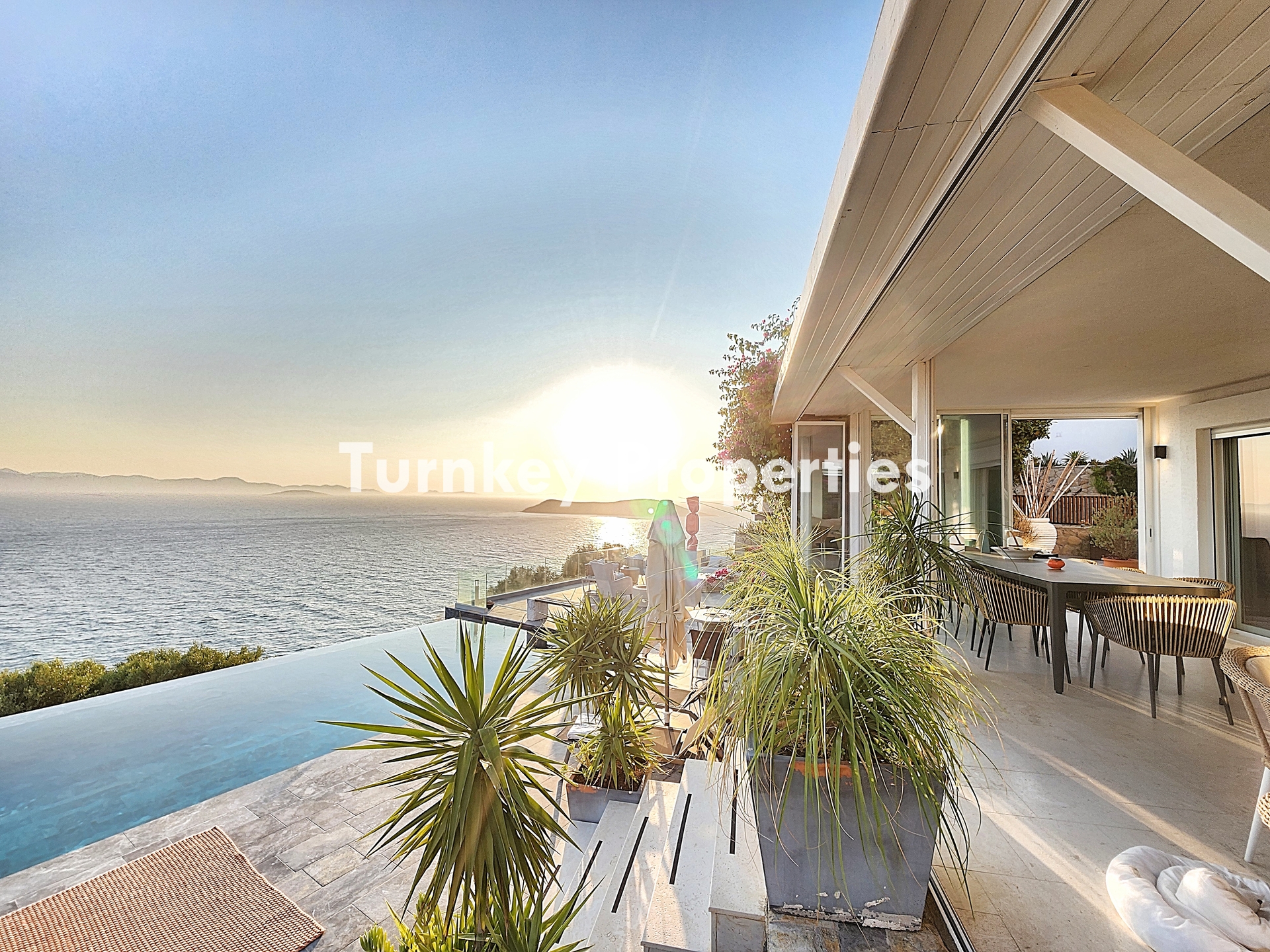 Bodrum Gümüşlük Satılık Villa Yunan Adaları ve Gün Batımı Manzara