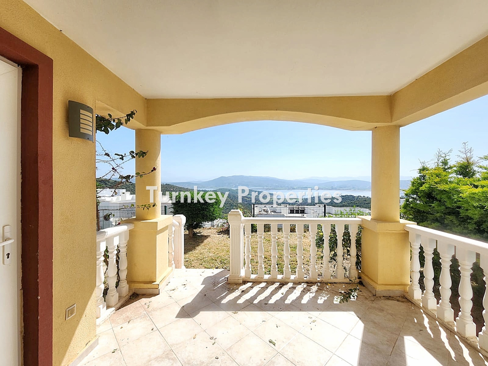 Bodrum Boğaziçi Satılık Bahçe Katı Daire Flamingo Gölü Manzaralı