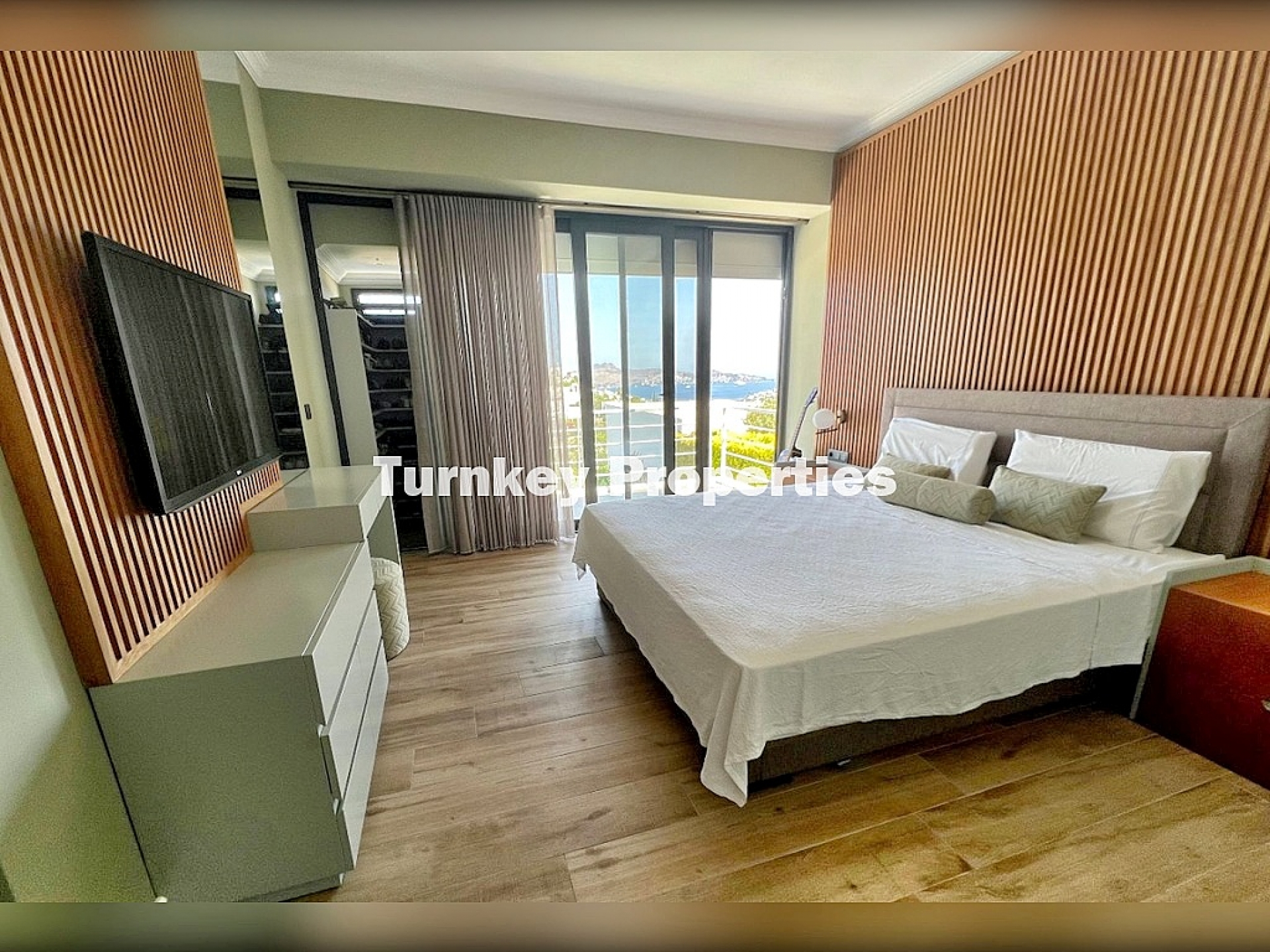 Yalıkavak Satılık Lüks Villa,  Deniz Manzaralı 4+1 Özel Havuzlu Konut