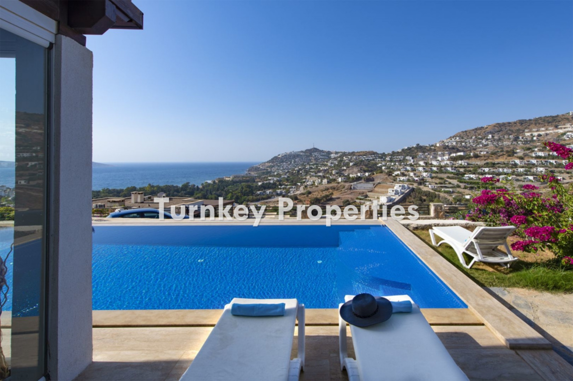 Gümüşlük Satılık Villa Deniz Manzaralı Özel Havuzlu Bahçeli