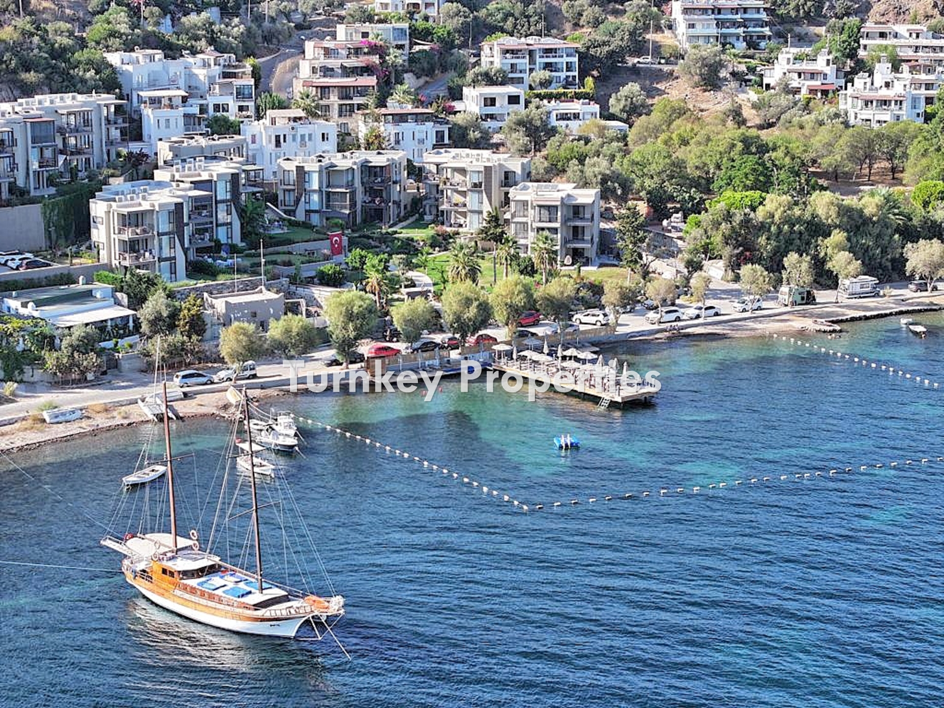 Yalıkavak Küdür Satılık Daire Denize Sıfır Geniş Bahçeli Site