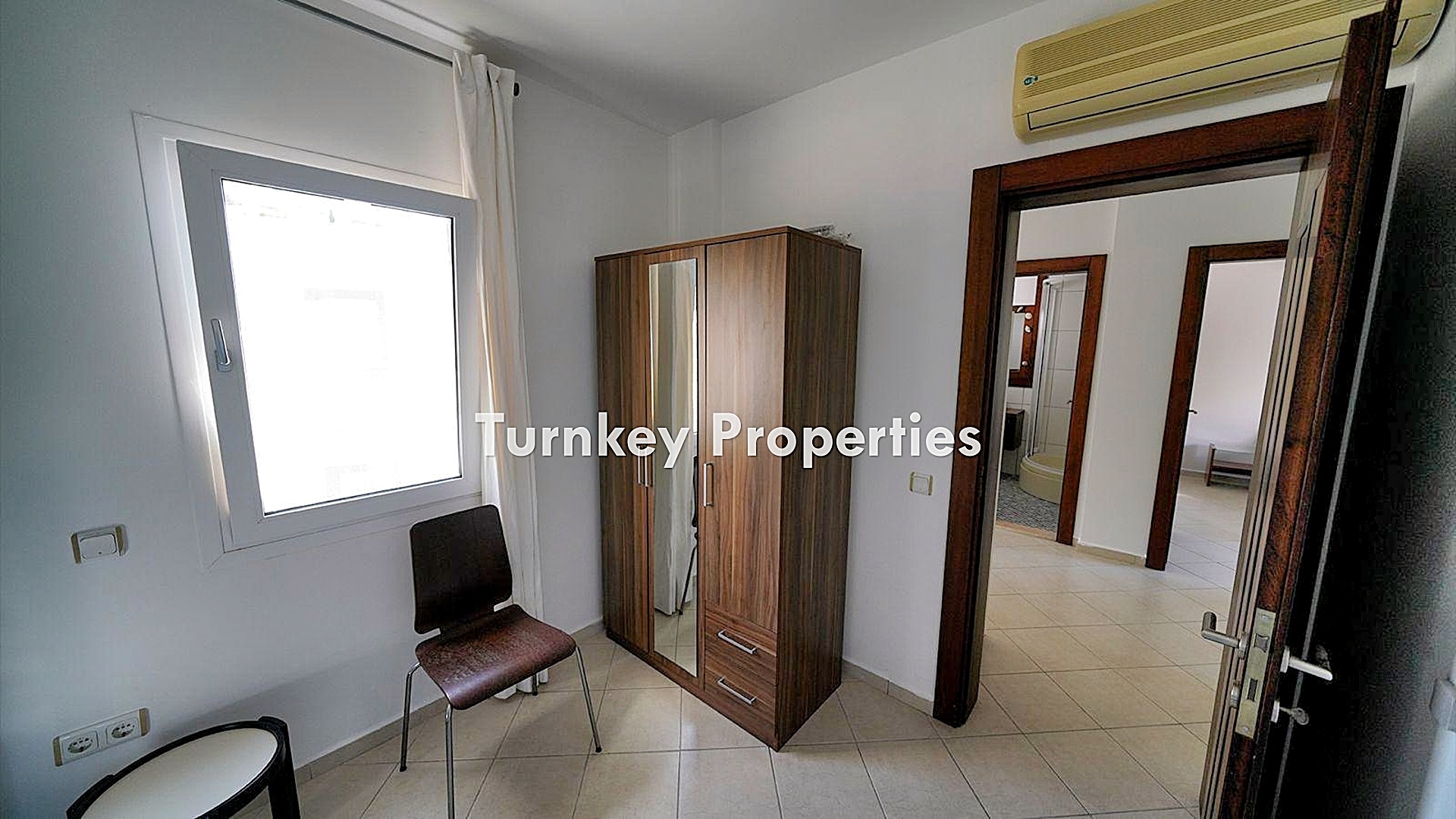 Koyunbaba Satılık Müstakil Villa Site İçerisinde Bahçeli Havuzlu