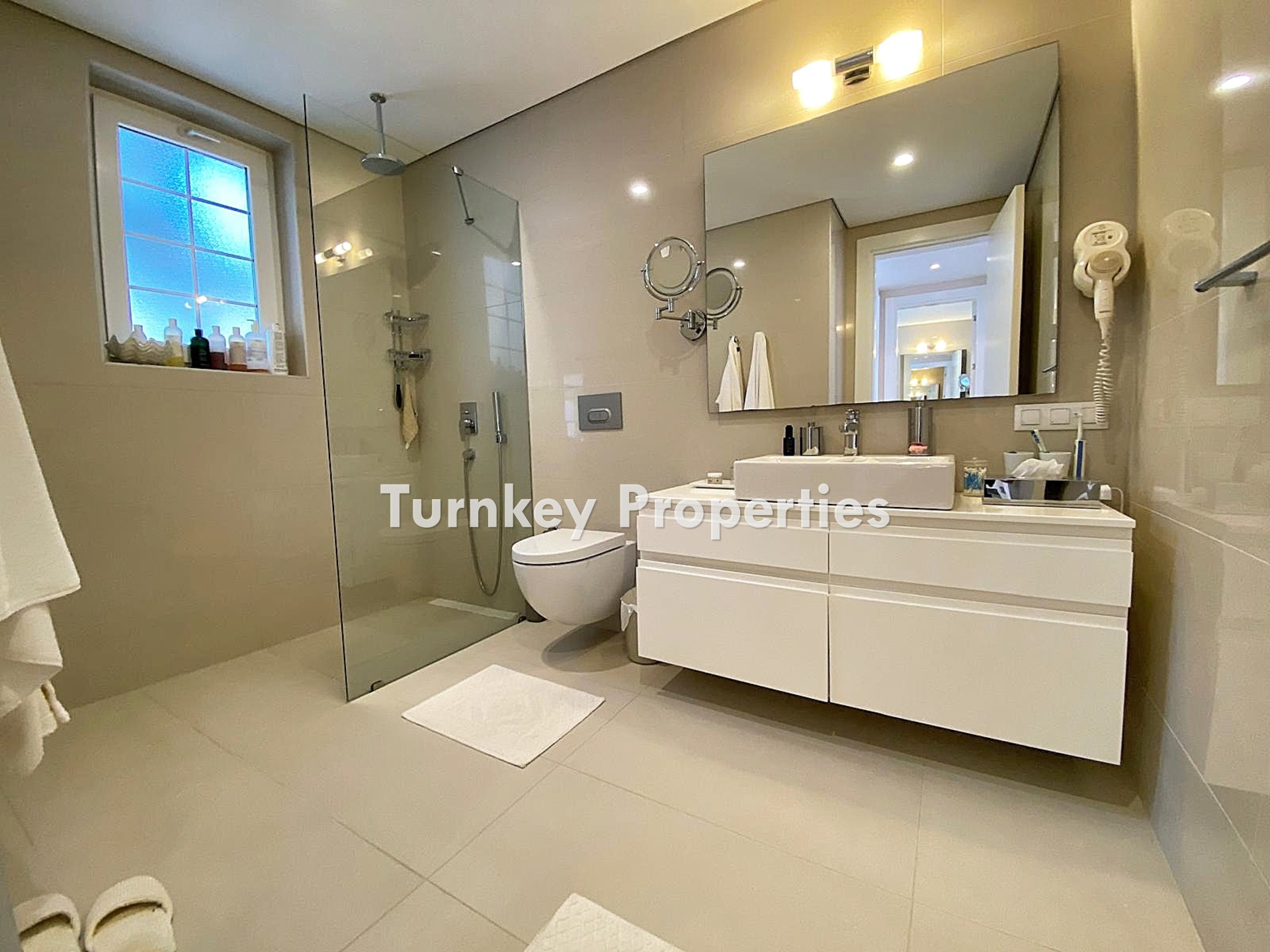 Gündoğan Satılık Villa Denize Sıfır Özel İskeleli Deniz Manzaralı