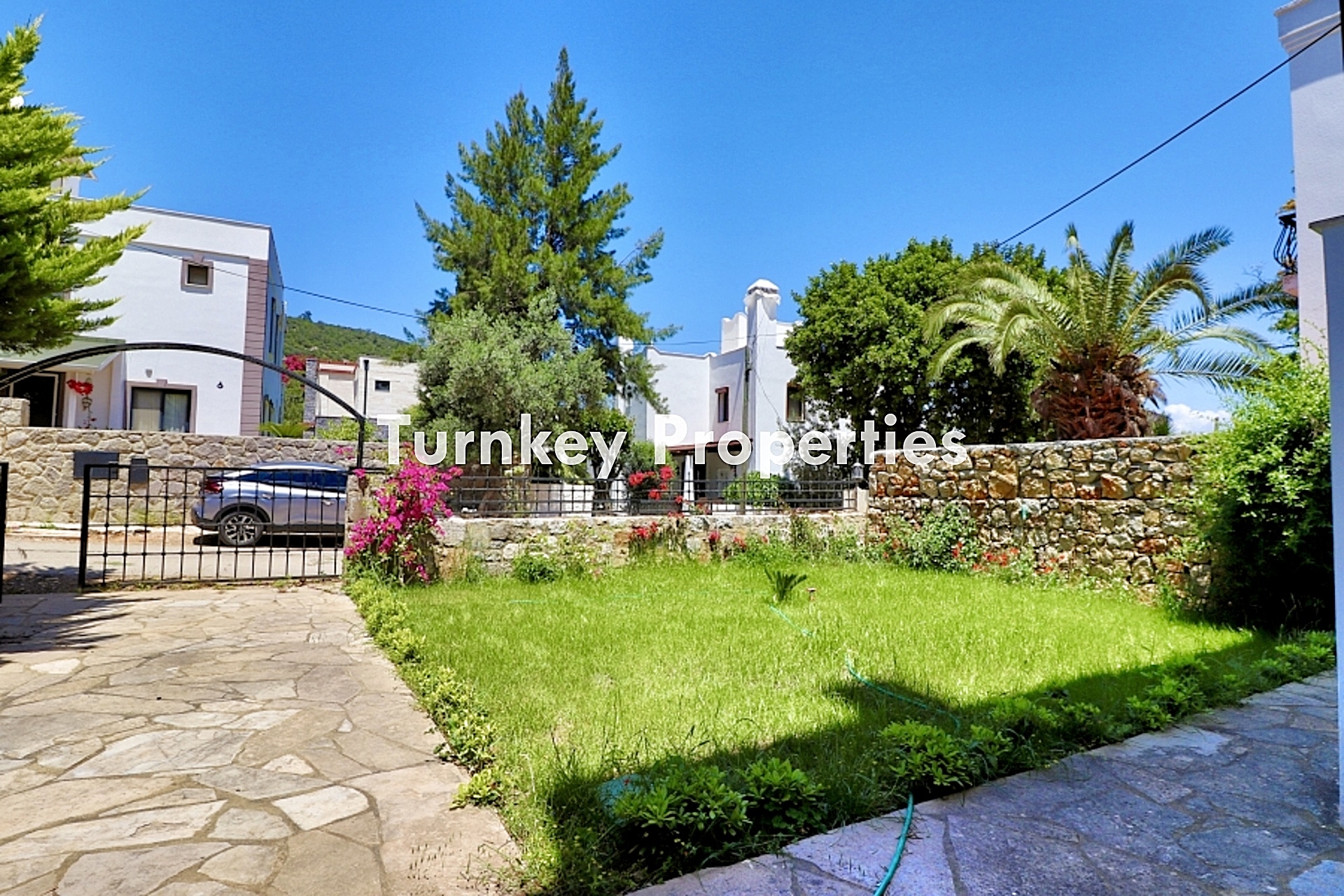 Torba Satılık Müstakil Ev Sahile Yakın Bahçeli Deniz Manzaralı