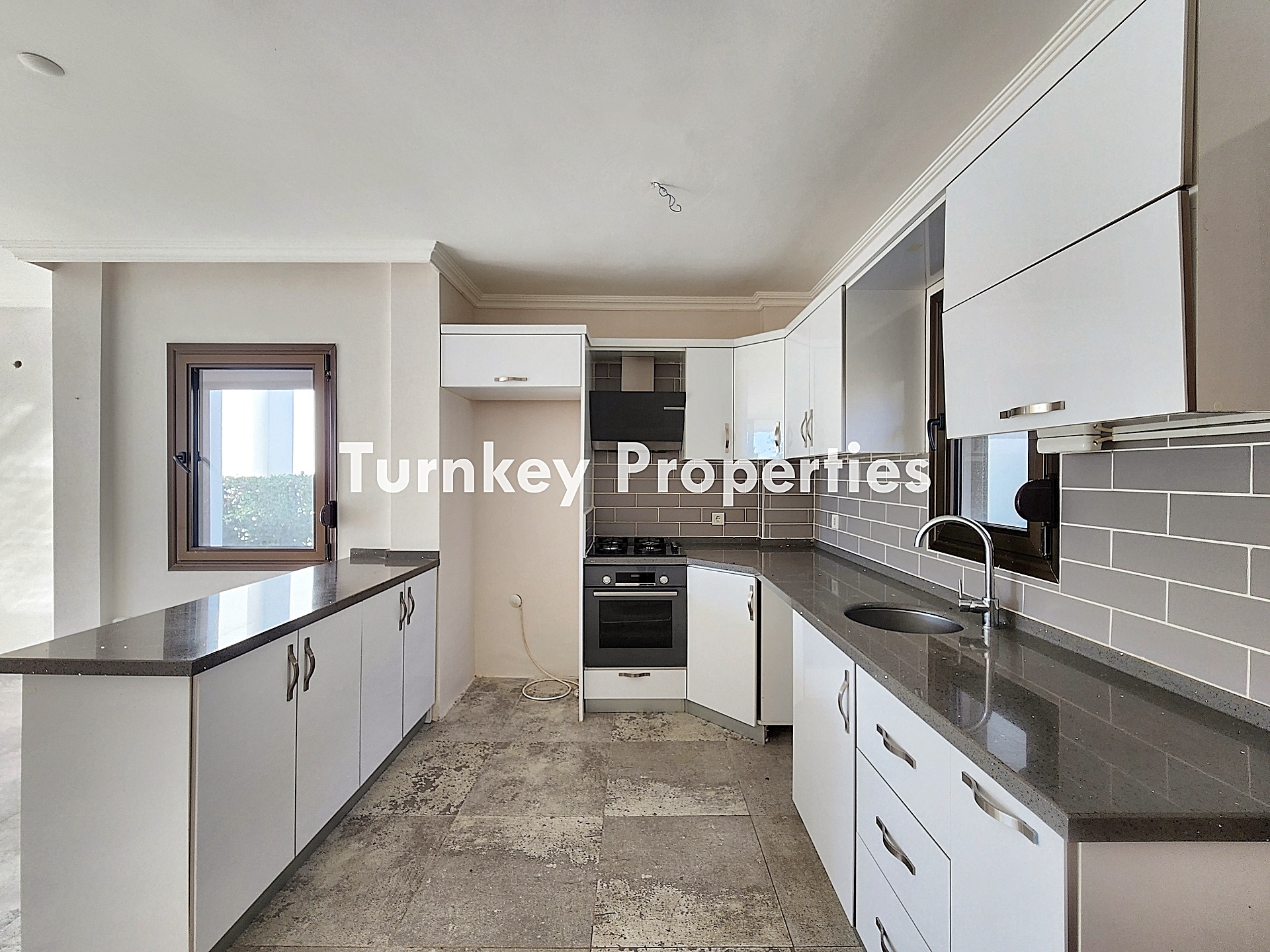 Gümüşlük Koyunbaba Satılık Bahçe Katı Daire Plaja Yakın Site İçi