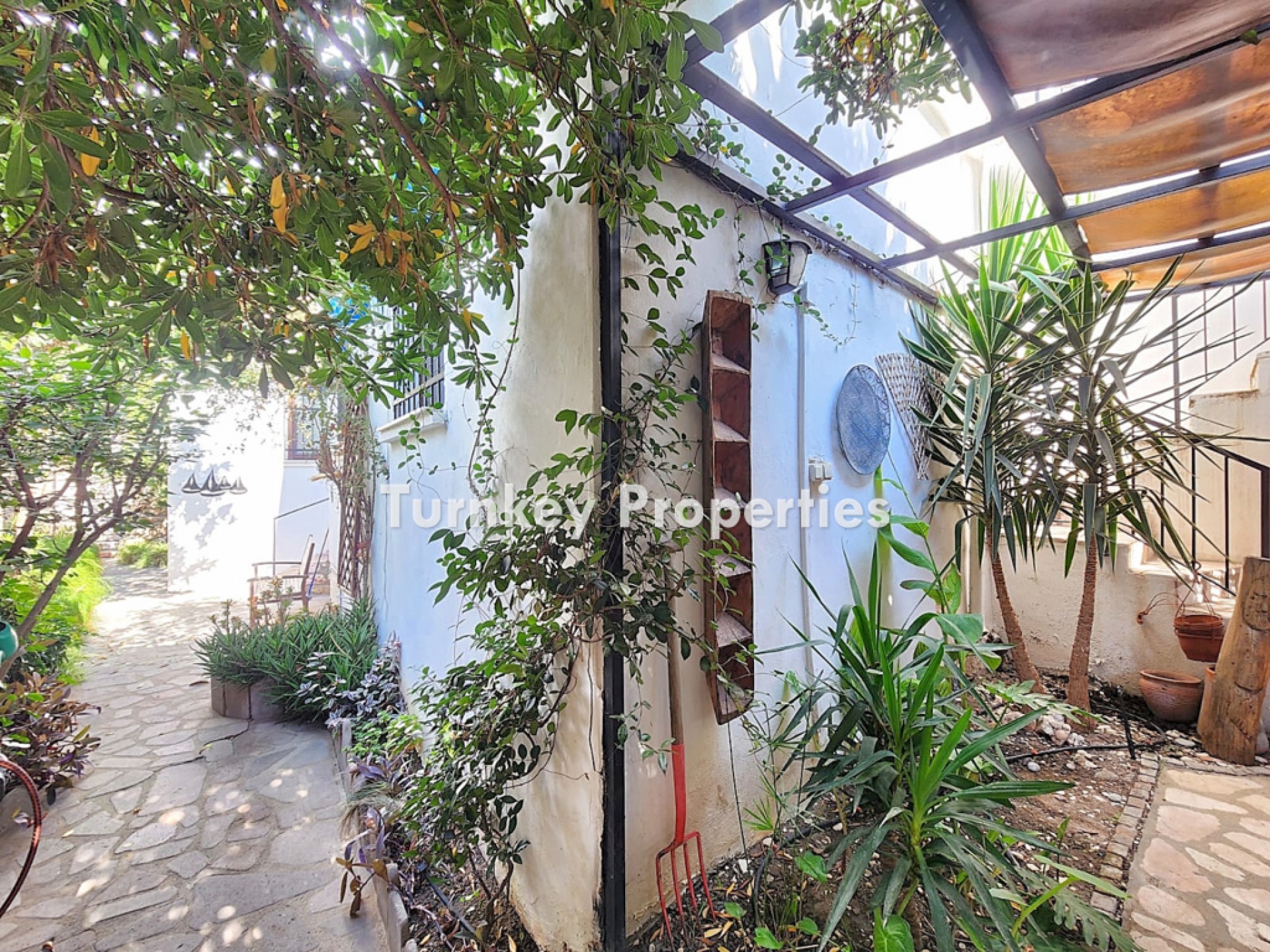 Bodrum Merkez Satılık Taş Ev Otantik Tasarım Yürüme Mesafesinde