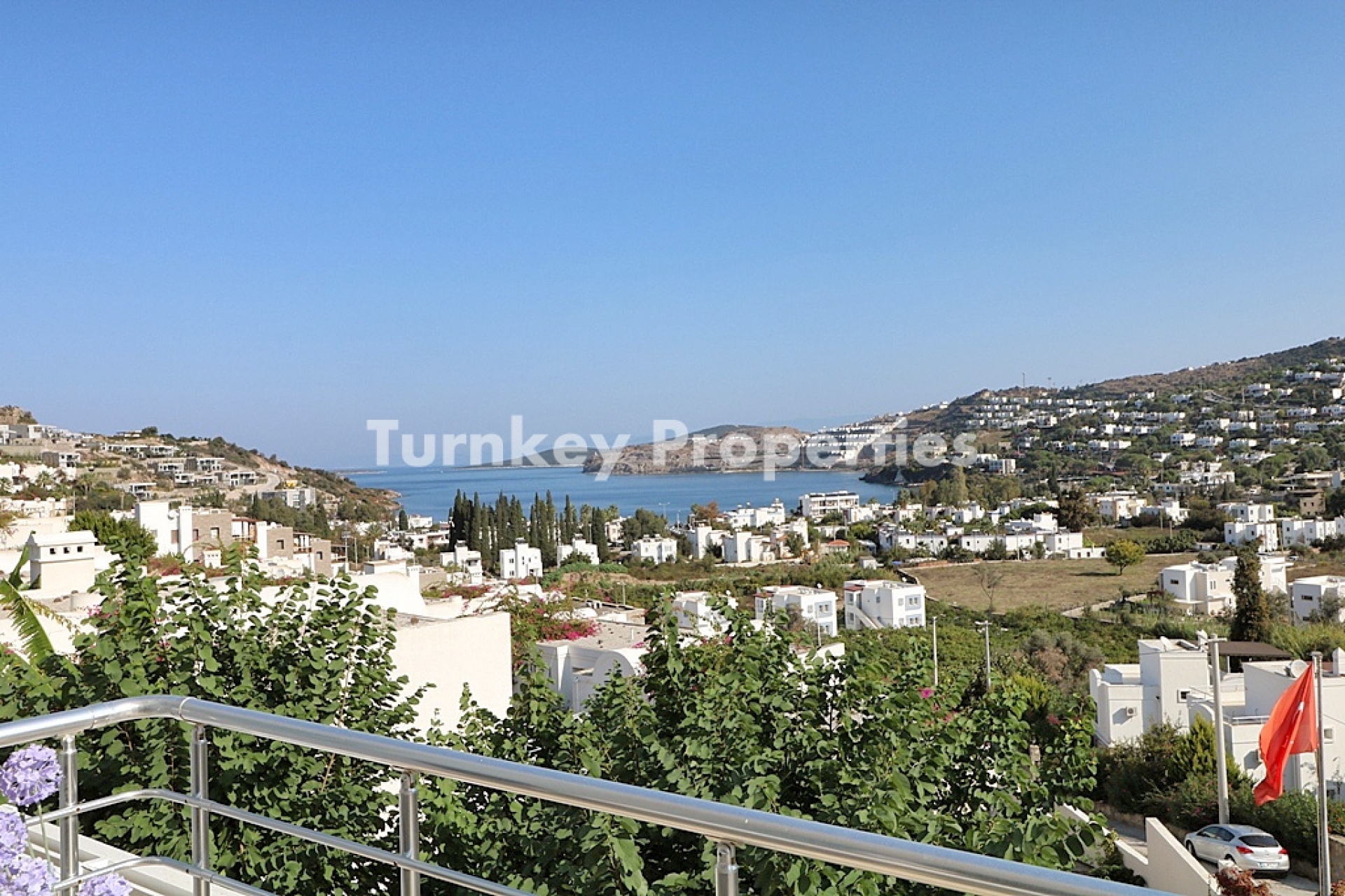 Gündoğan Küçükbük Satılık Tripleks Villa Denize Yakın Site