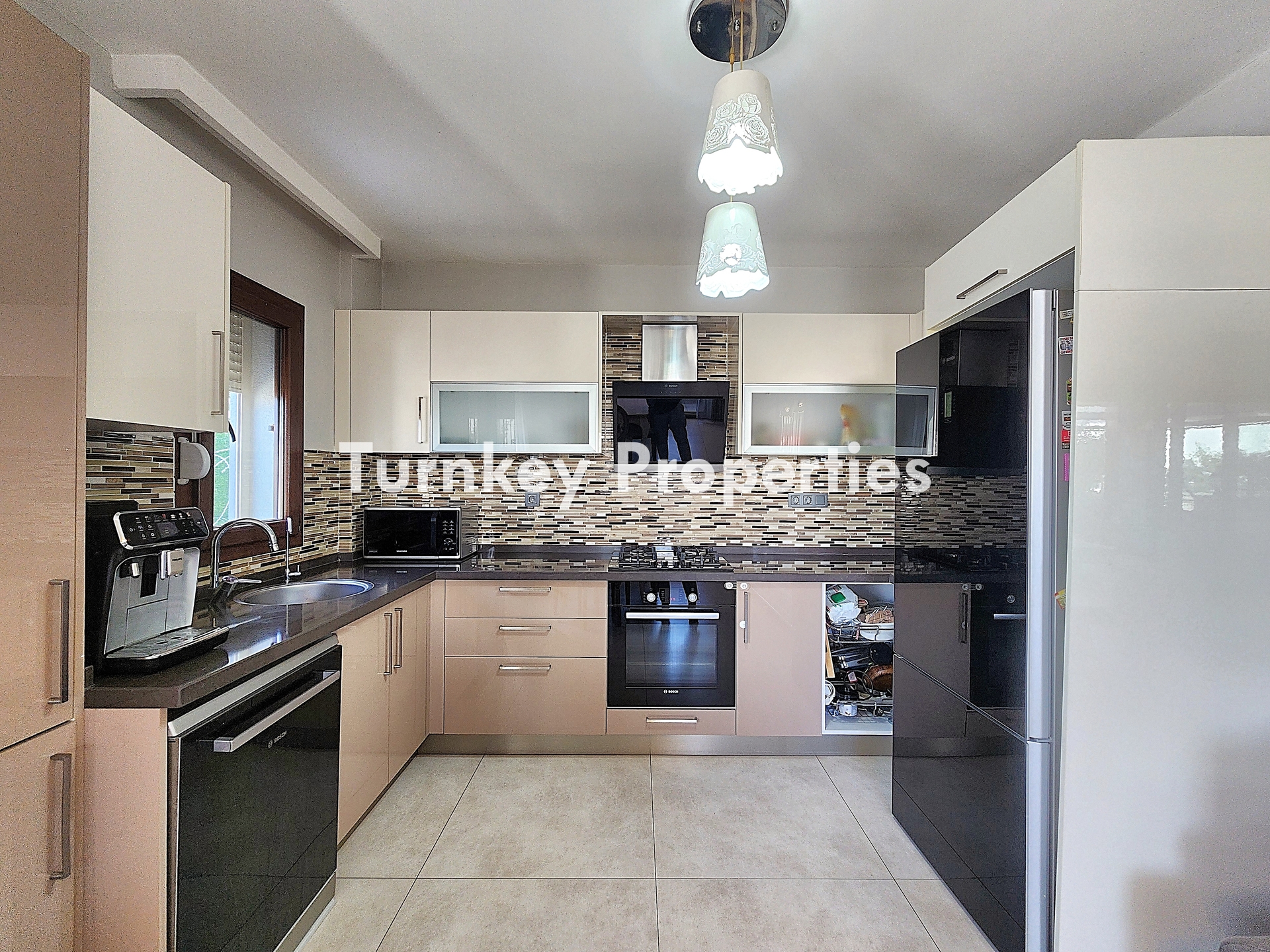 Bodrum Konacık Kiralık Ev, Eşyalı, Bahçeli, Özel Otoparklı, Merkezi