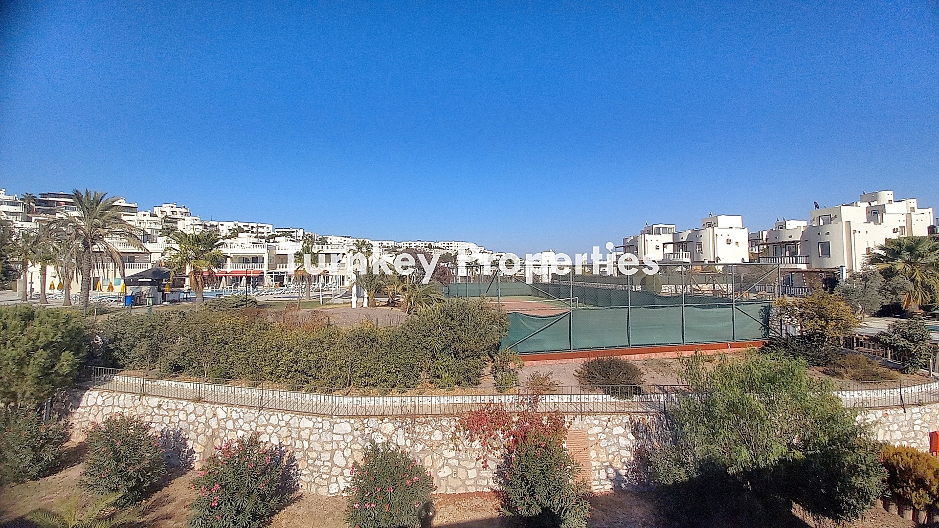 Bodrum, Adabükü Satılık Ev | Yüzme Havuzları, Çocuk Oyun Alanları, Aquapark, Türk Hamamı, Sauna, Fitness