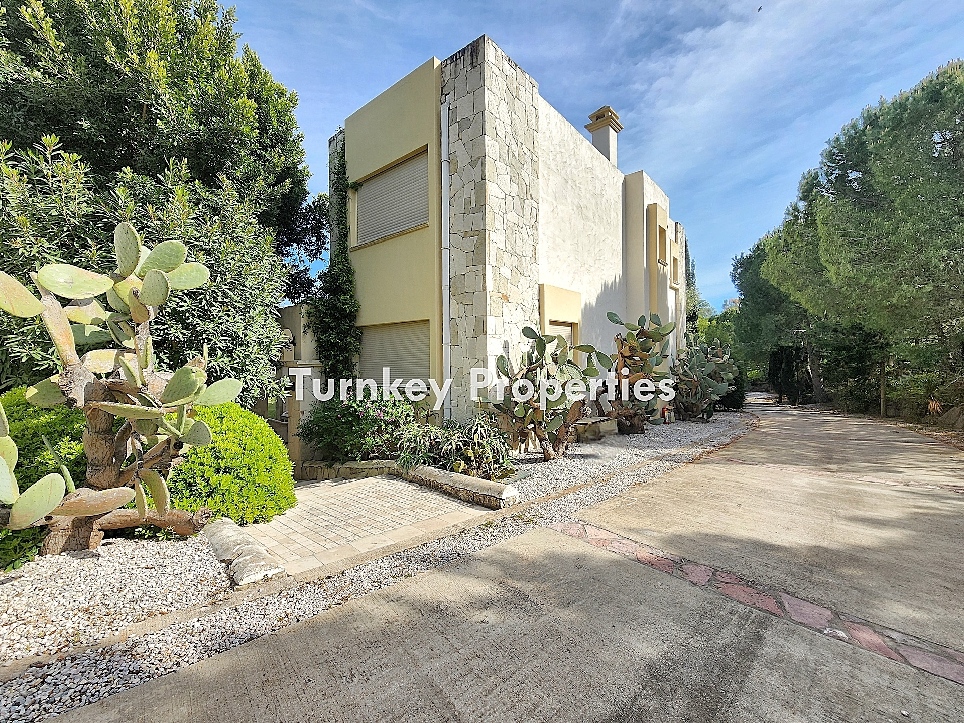 Bodrum Gündoğan Satılık Villa Eşsiz Deniz Manzaralı Geniş Bahçe