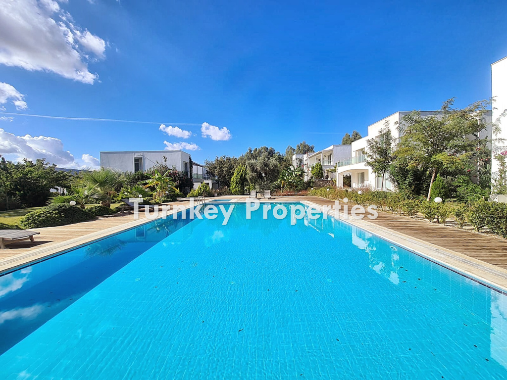 Yalıkavak Dirmil Satılık Bahçe Katı Daire Denize Yakın Siteiçi