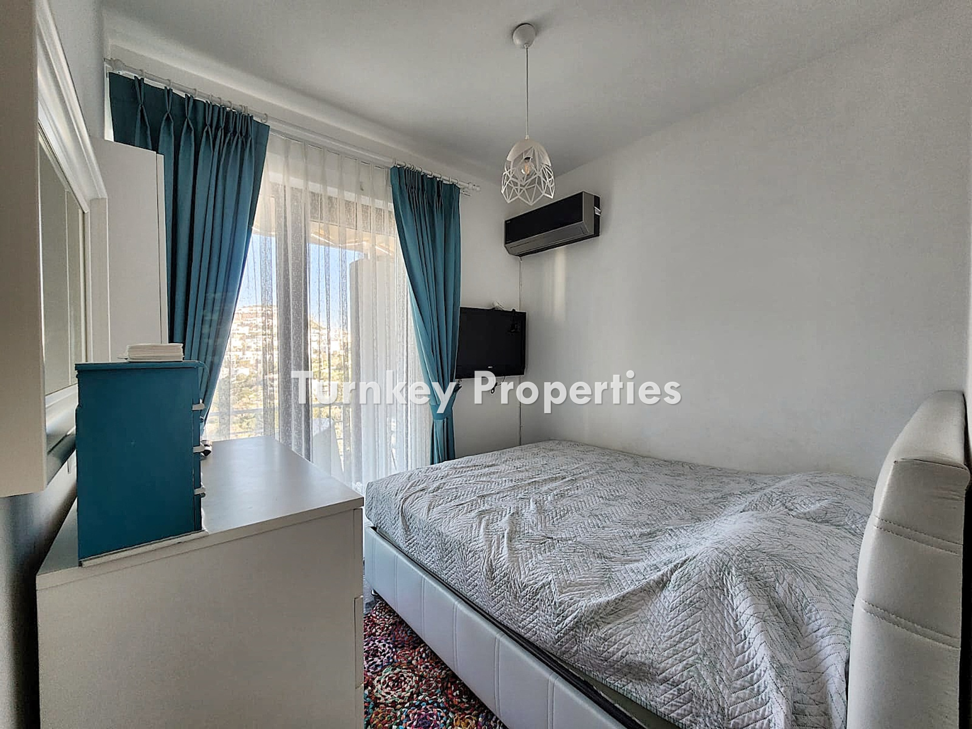 Yalıkavak'ta Satılık İkiz Villa Deniz Manzaralı 24 Saat Güvenlik