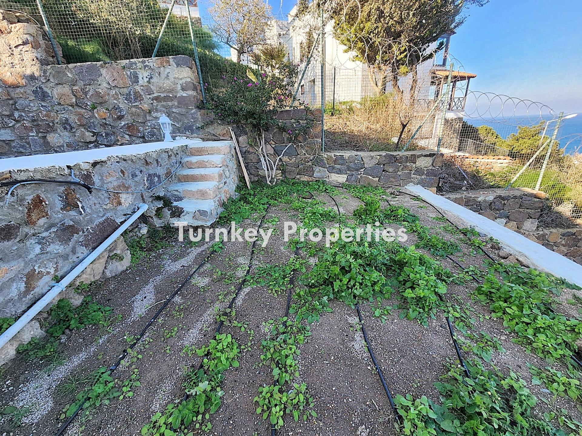 Yalıkavak'ta Satılık İkiz Villa Deniz Manzaralı 24 Saat Güvenlik