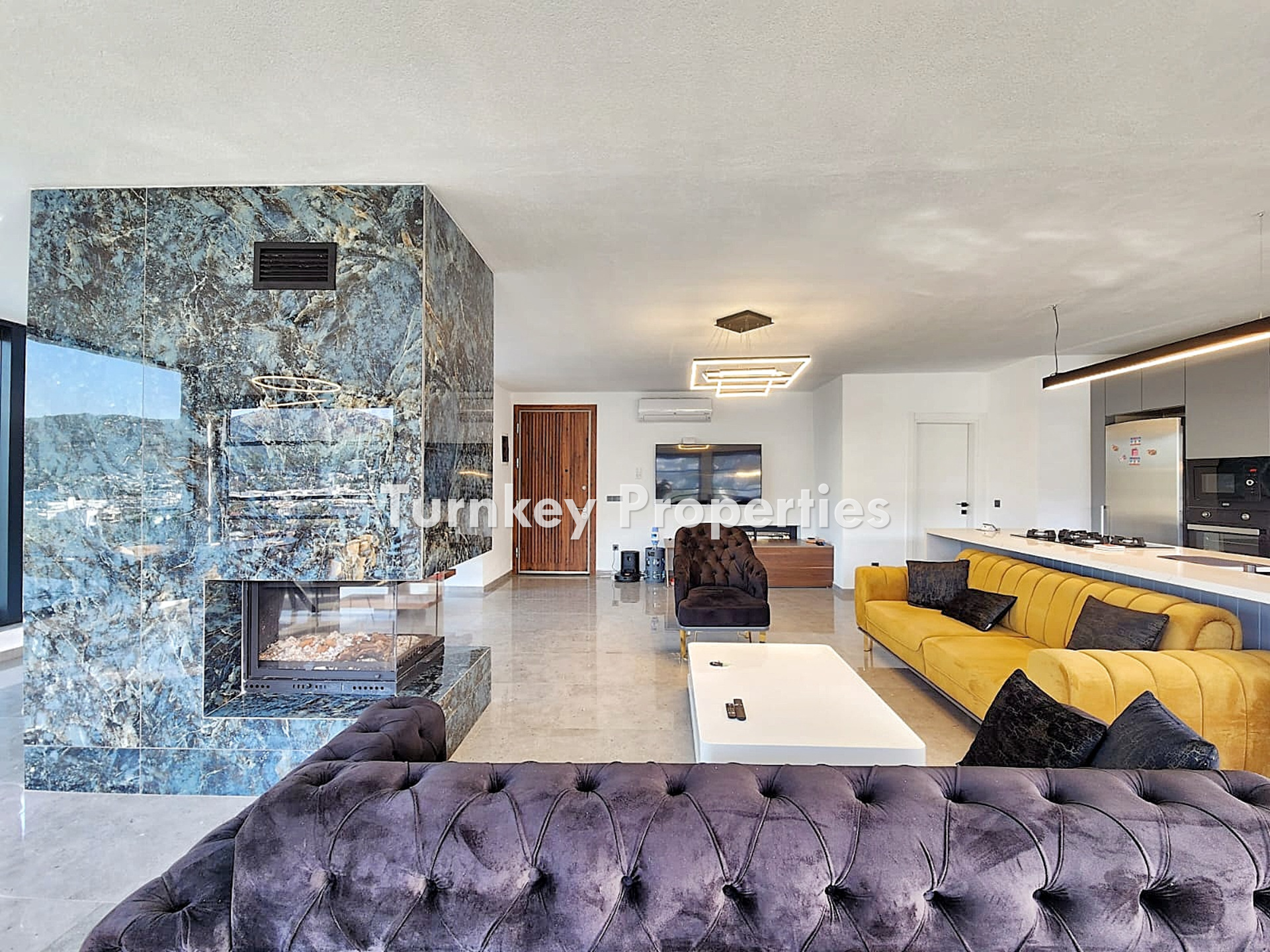 Torba Satılık Villa Deniz Manzaralı Bahçeli Özel Konumlu Site İçi