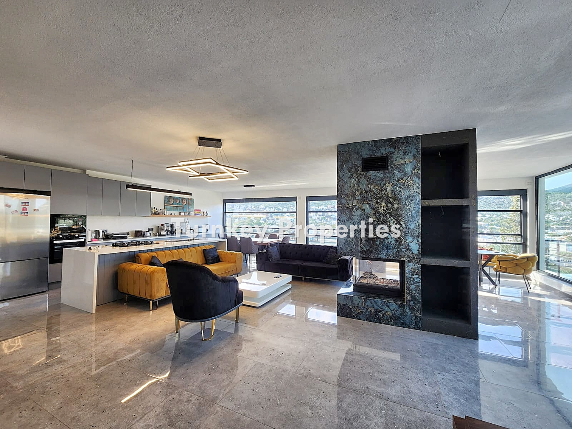 Torba Satılık Villa Deniz Manzaralı Bahçeli Özel Konumlu Site İçi