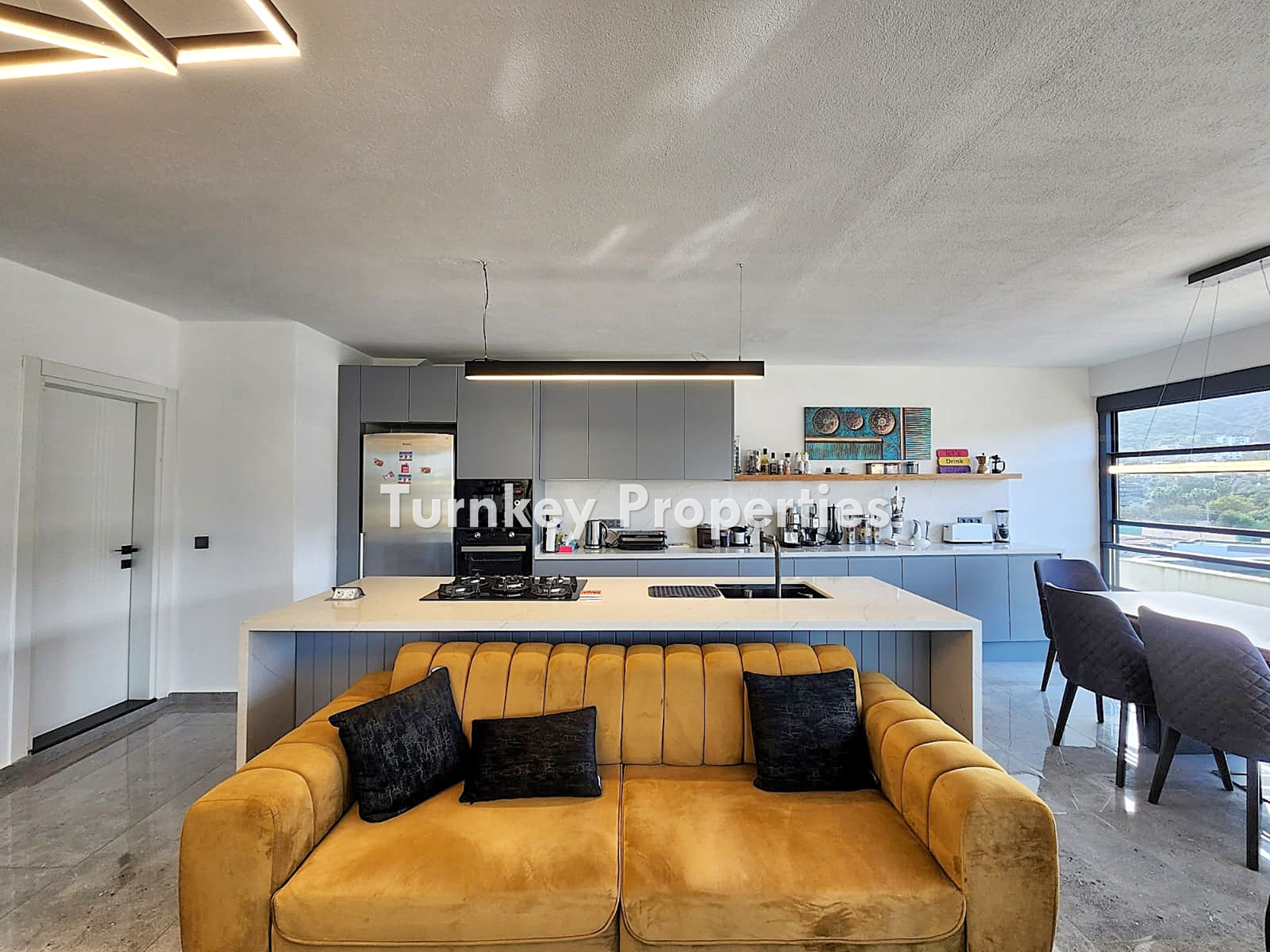 Torba Satılık Villa Deniz Manzaralı Bahçeli Özel Konumlu Site İçi