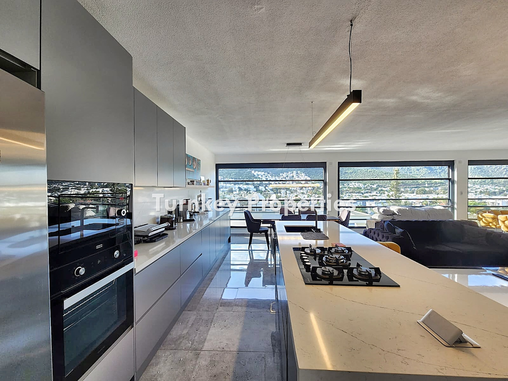 Torba Satılık Villa Deniz Manzaralı Bahçeli Özel Konumlu Site İçi