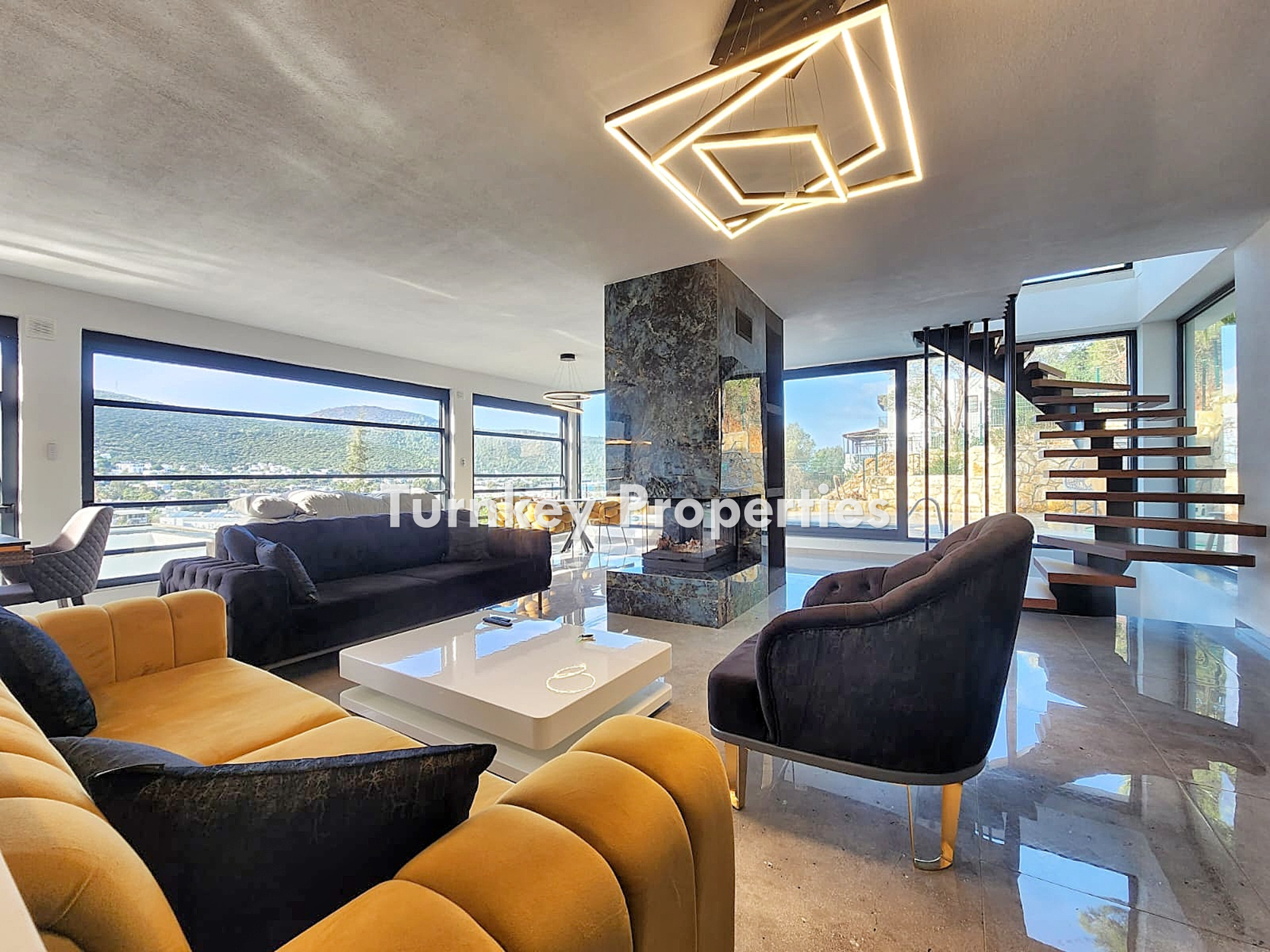 Torba Satılık Villa Deniz Manzaralı Bahçeli Özel Konumlu Site İçi