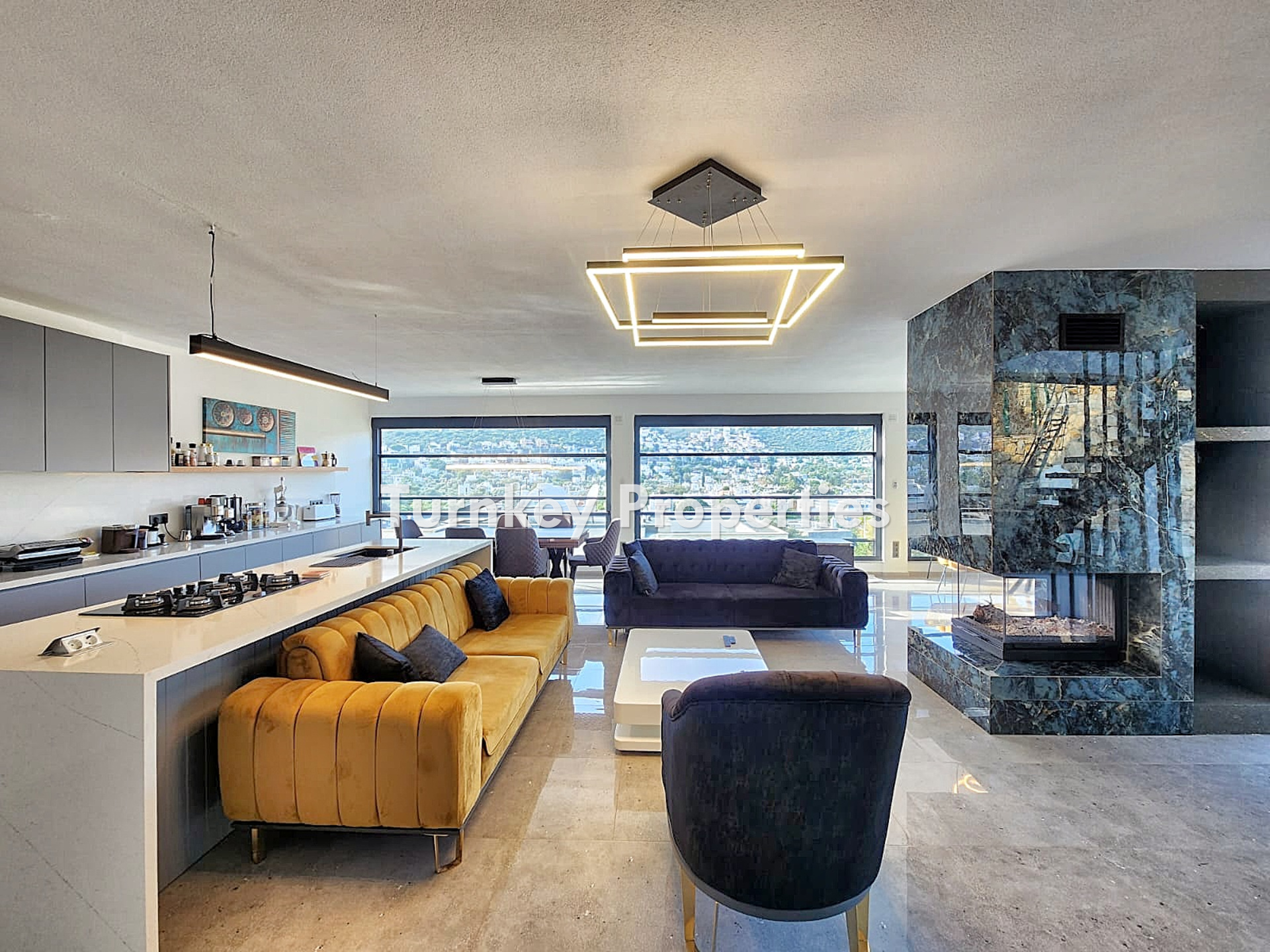 Torba Satılık Villa Deniz Manzaralı Bahçeli Özel Konumlu Site İçi