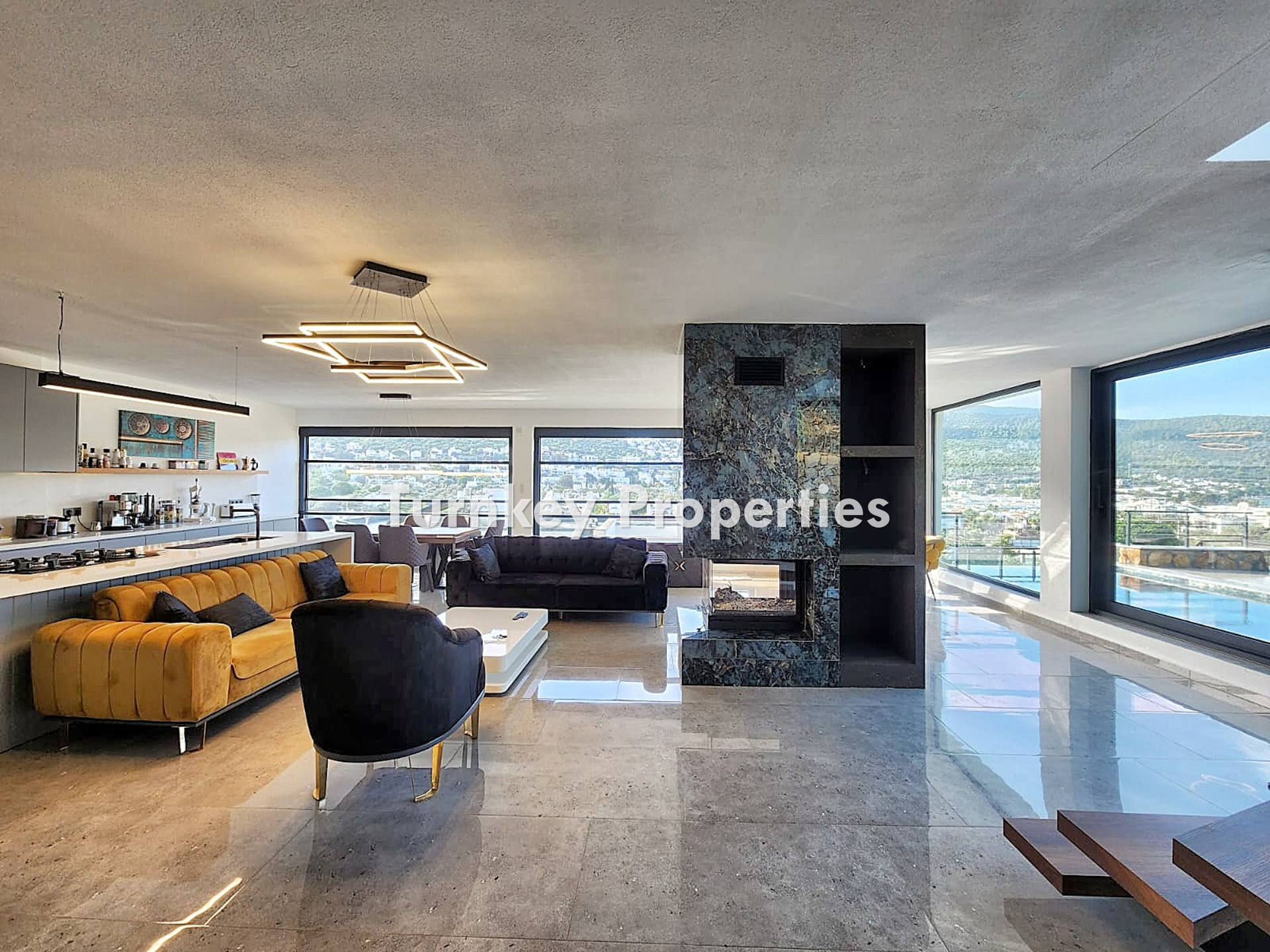 Torba Satılık Villa Deniz Manzaralı Bahçeli Özel Konumlu Site İçi