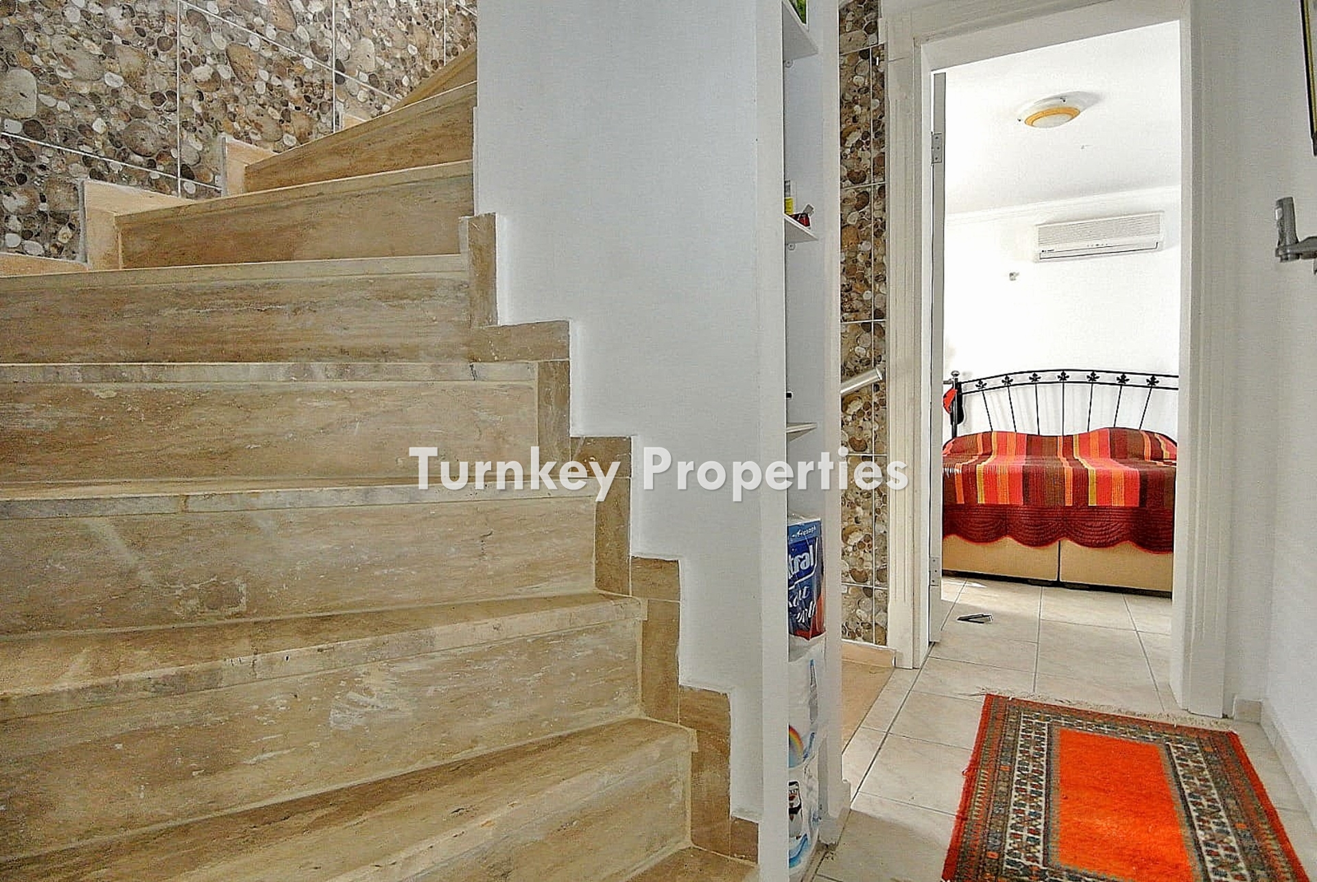 Boğaziçi'nde Satılık 3+1, Geniş Bahçeli Müstakil Villa 