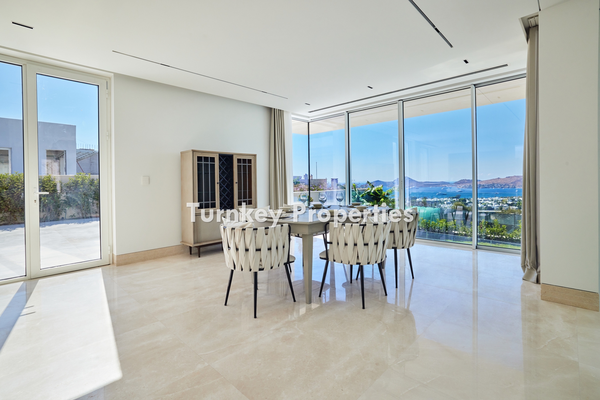 Yalıkavak Satılık Villa Deniz Manzaralı Özel Havuzlu Akıllı Sistem