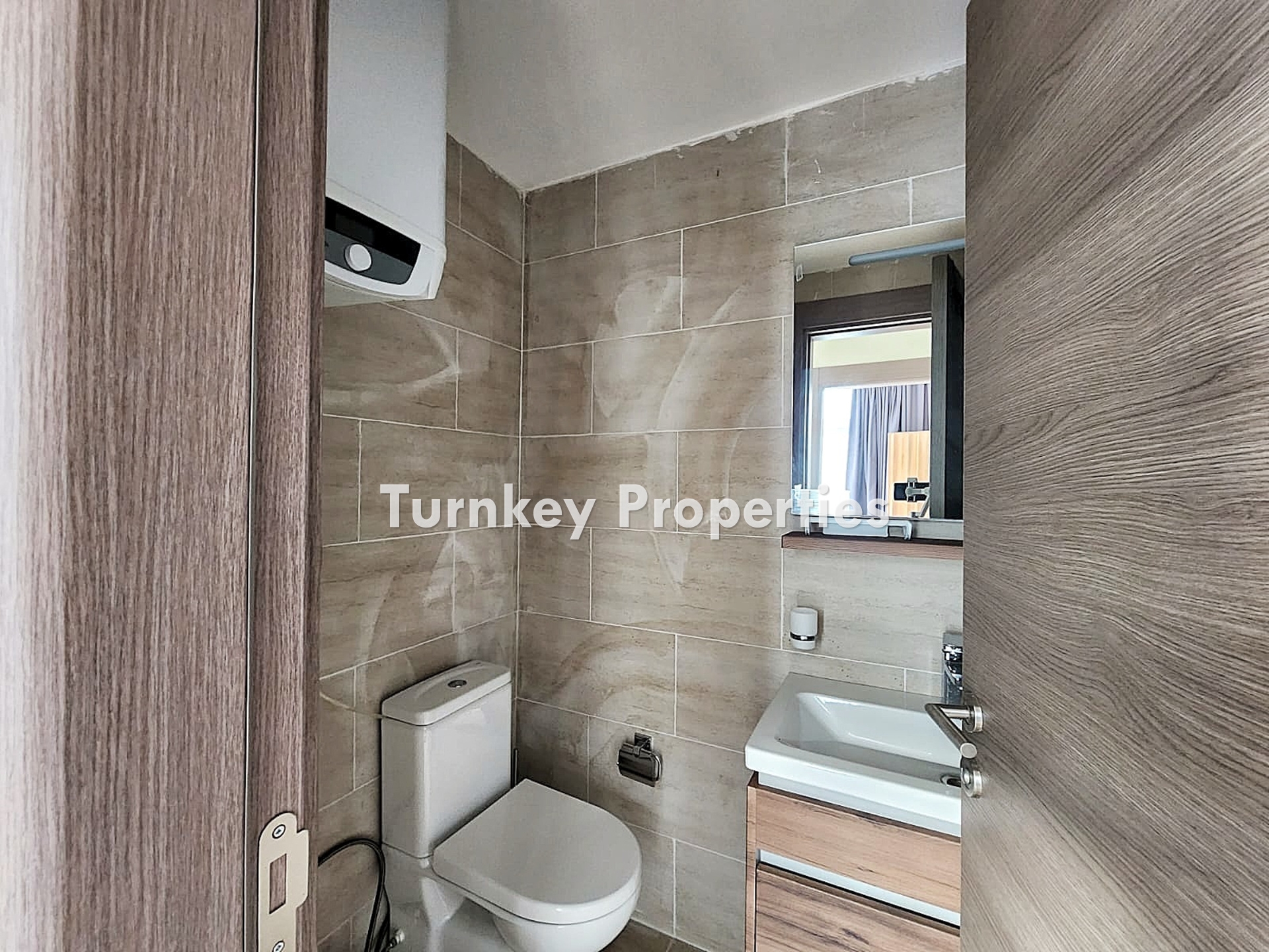 Meşelik Poyrazköy Sitesi Satılık Bahçe Katı Daire Ortak Havuzlu