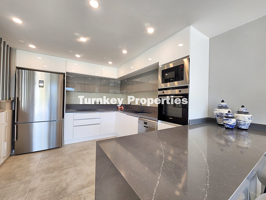 Göltürkbükü'nde Satılık 3+1 Özel Havuzlu ve Geniş Bahçeli Lüks Villa