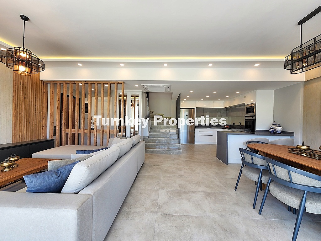 Göltürkbükü'nde Satılık 3+1 Özel Havuzlu ve Geniş Bahçeli Lüks Villa