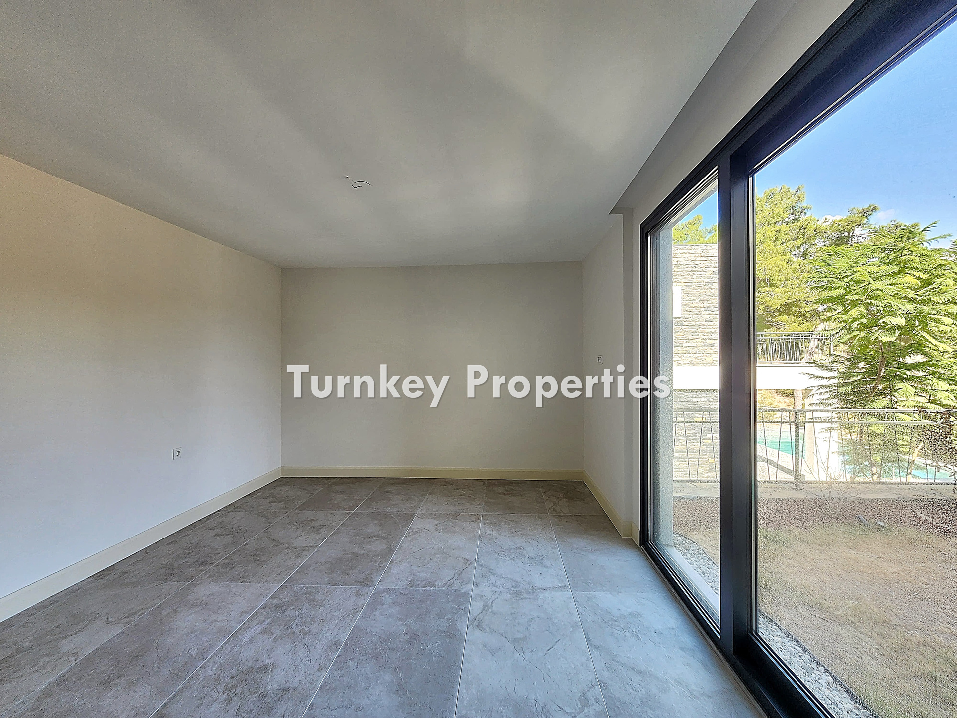 Yalıçiftlik Satılık Villa Özel Havuzlu Doğa Manzaralı Bahçeli Ev