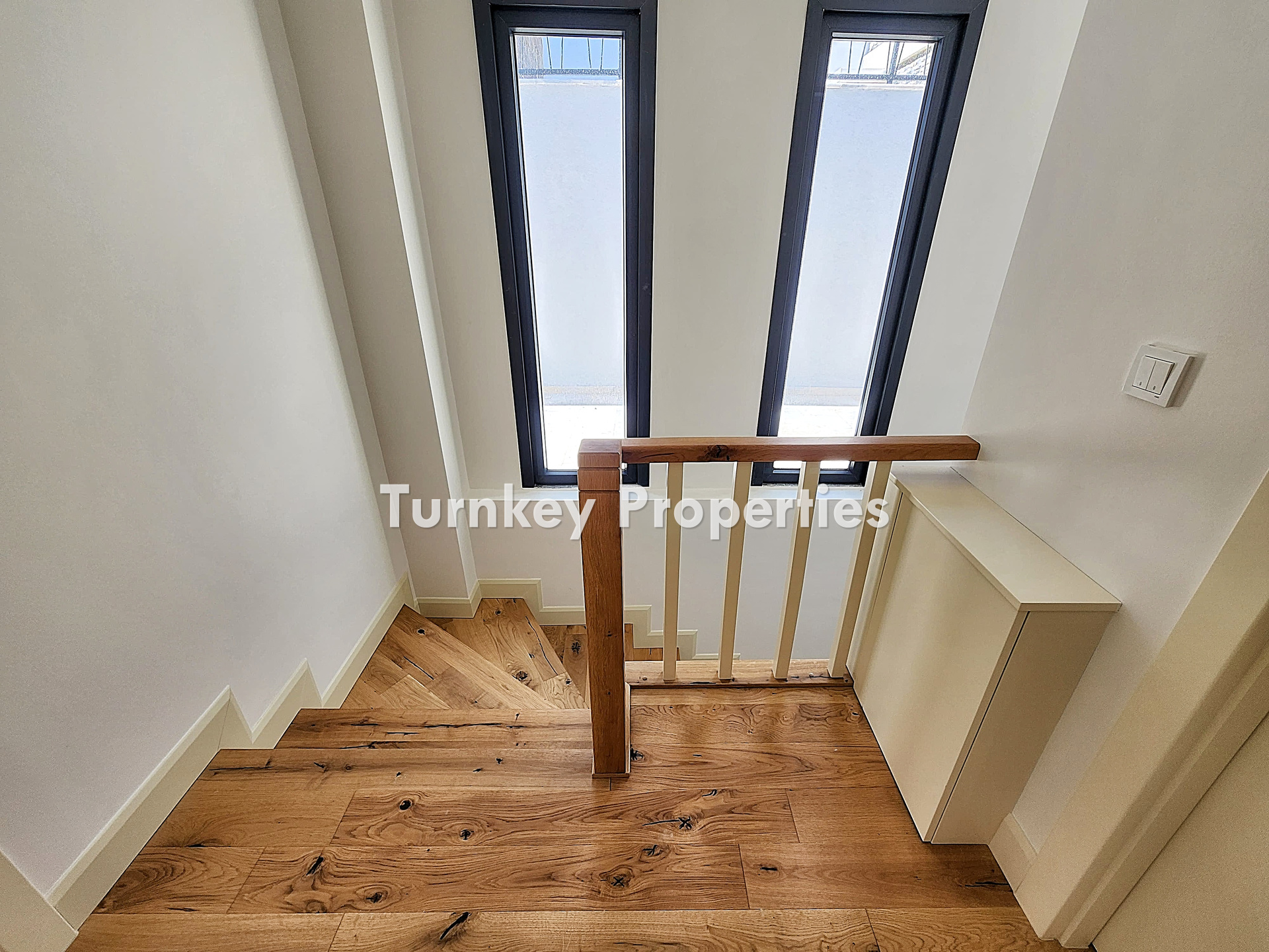 Yalıçiftlik Satılık Villa Özel Havuzlu Doğa Manzaralı Bahçeli Ev