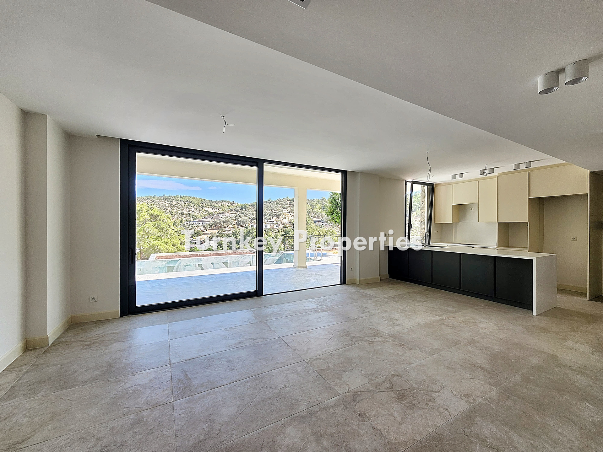 Yalıçiftlik Satılık Villa Özel Havuzlu Doğa Manzaralı Bahçeli Ev