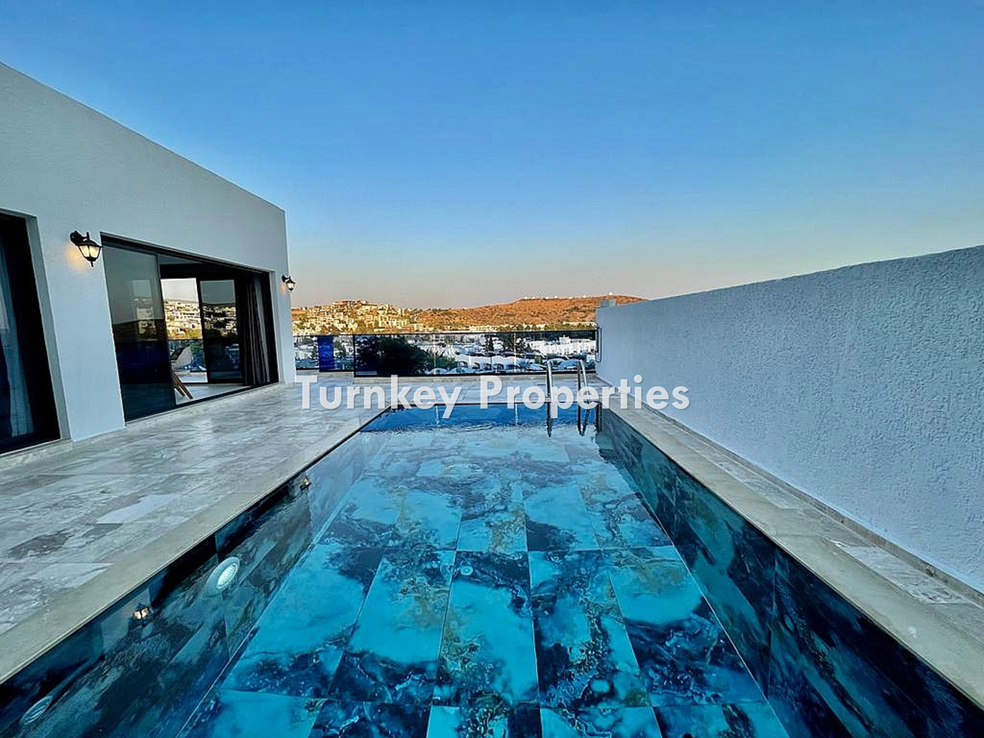 Gümbet Satılık Deniz Manzaralı Özel Havuzlu Denize Yakın Daire