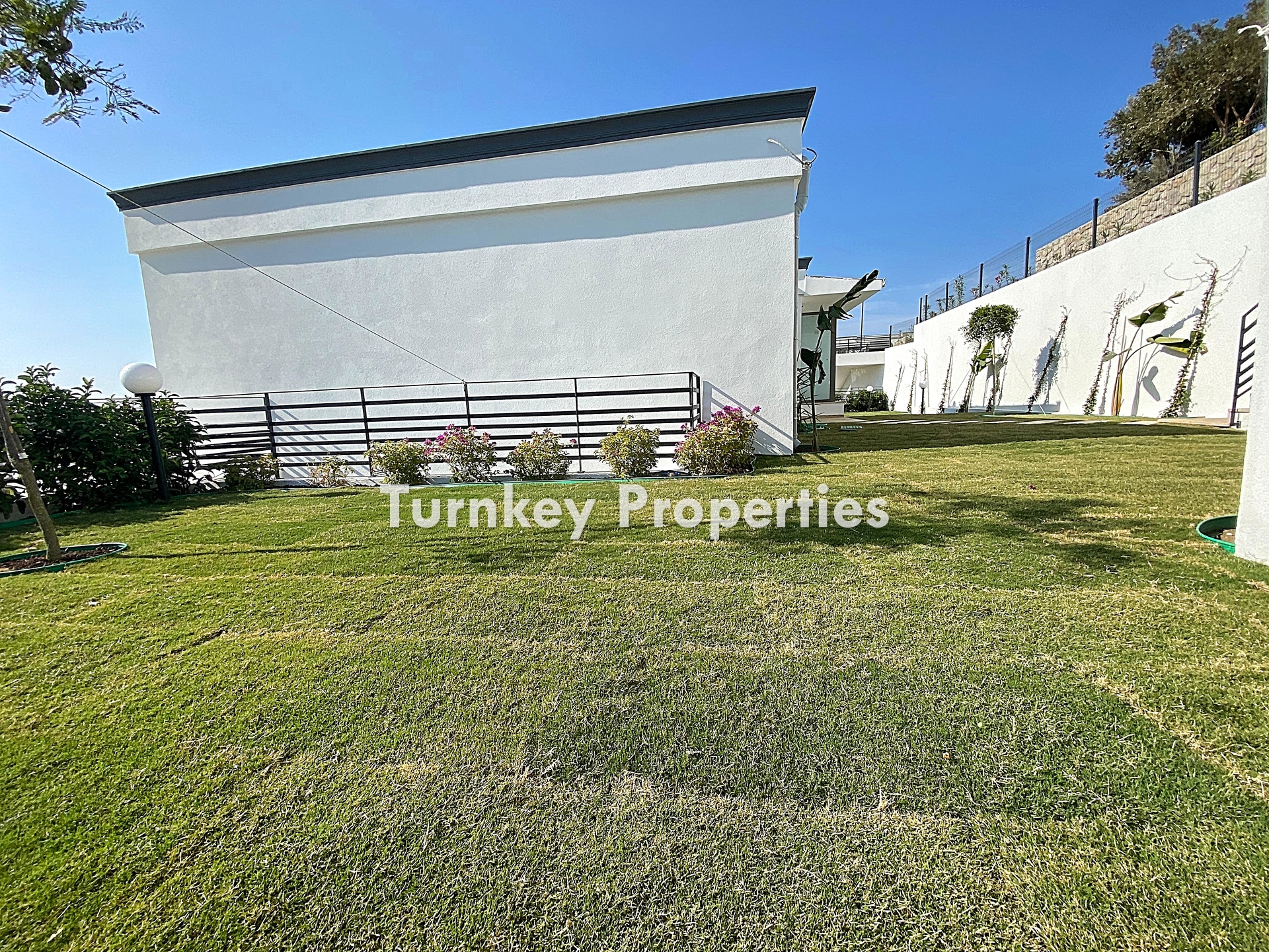 Yalıkavak Satılık Villa Özel Havuzlu Bahçeli Site İçinde Konum