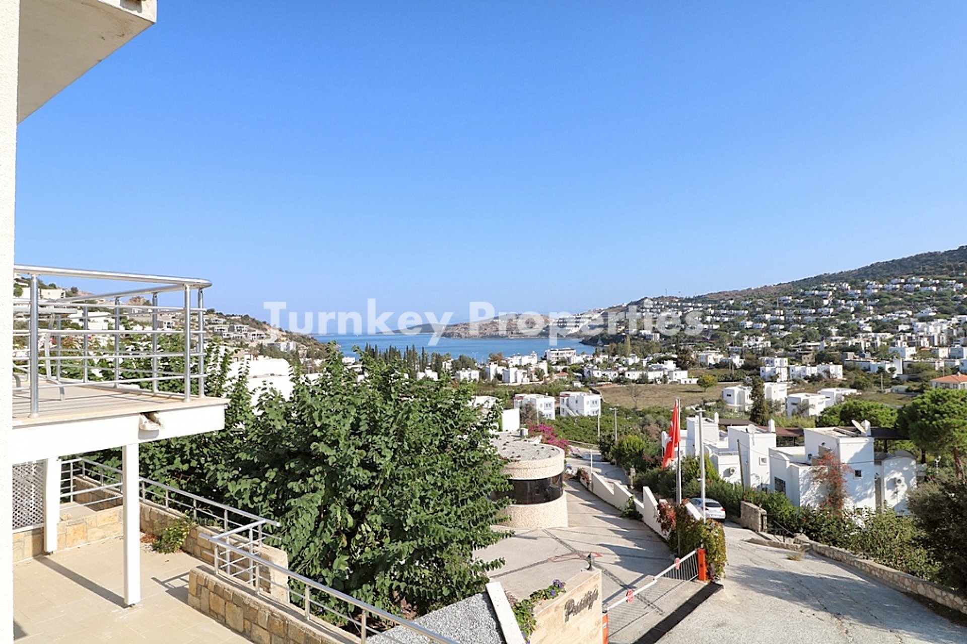 Gündoğan Küçükbük Satılık Tripleks Villa Denize Yakın Site