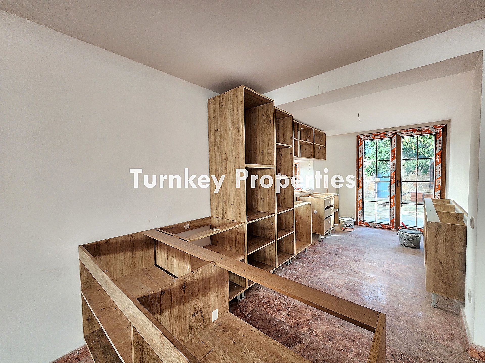 Torba Satılık Taş Ev Denize Yakın Bahçeli 383m² Müstakil Parsel