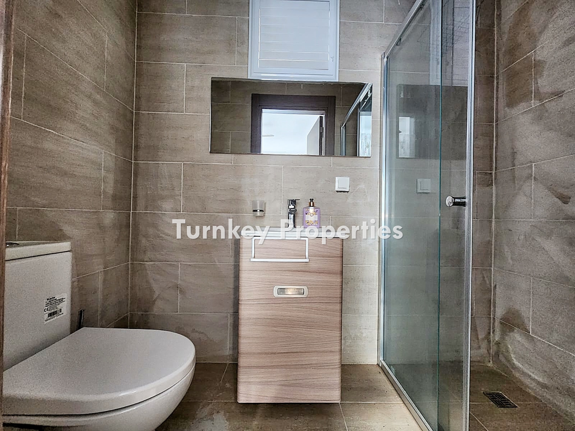 Meşelik Poyrazköy Sitesi Satılık Bahçe Katı Daire Ortak Havuzlu