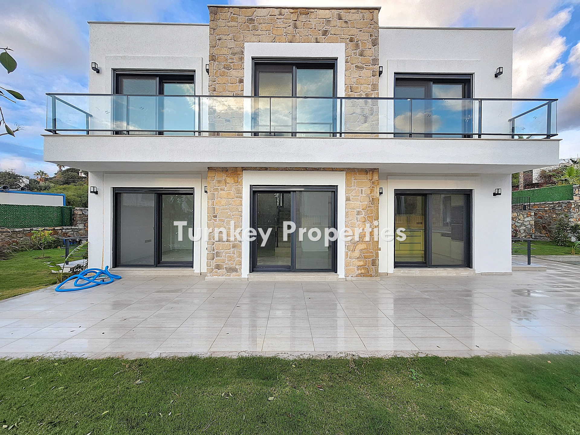 Gümüşlük Çukurbük Satılık Villa Plajlı Yürüme Mesafesinde