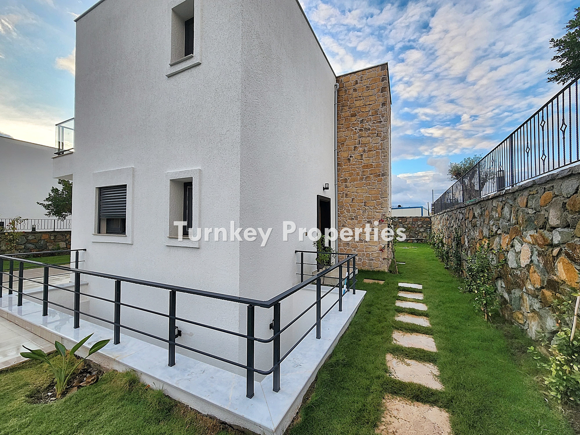 Gümüşlük Çukurbük Satılık Villa Plajlı Yürüme Mesafesinde