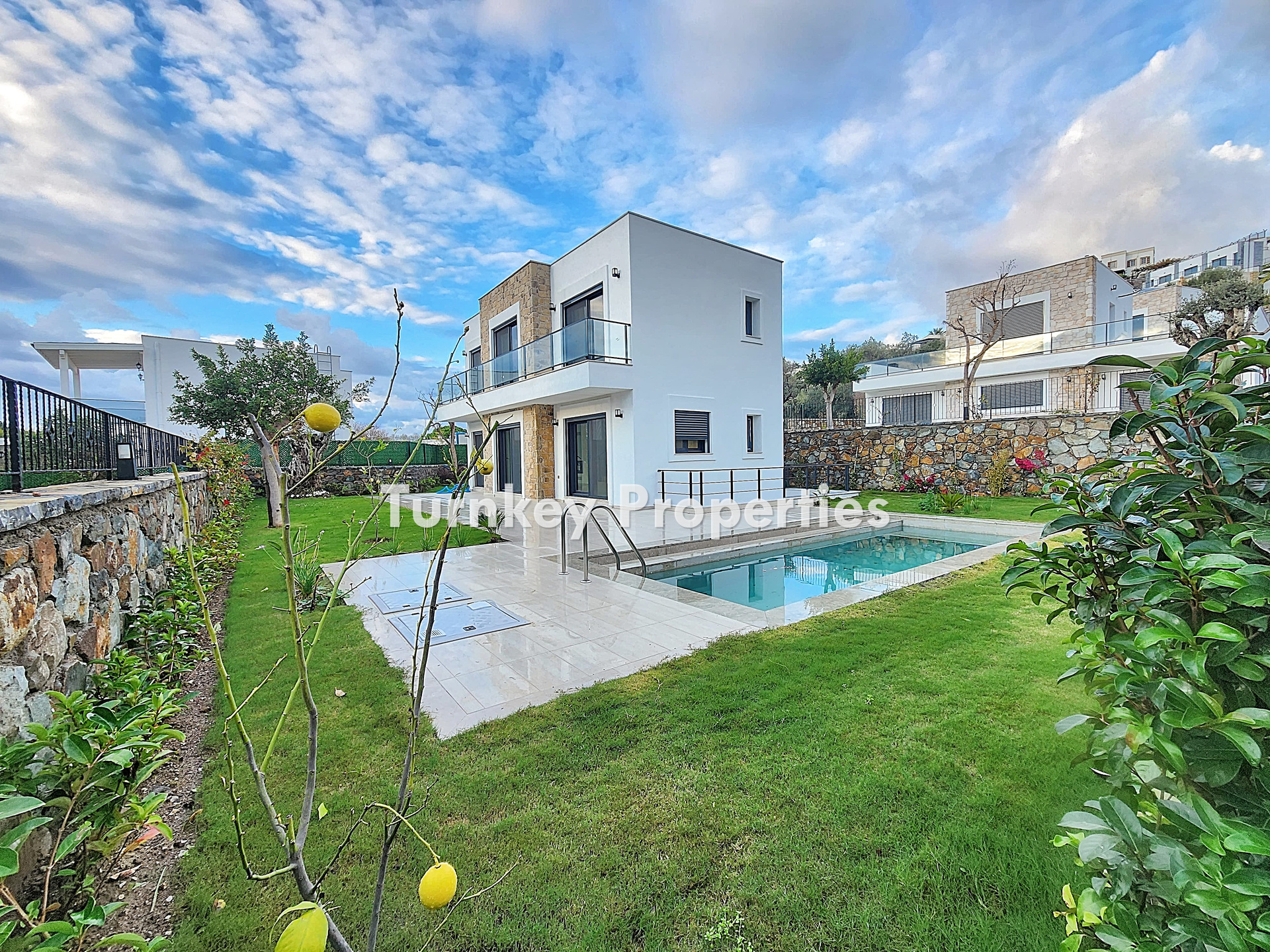 Gümüşlük Çukurbük Satılık Villa Plajlı Yürüme Mesafesinde