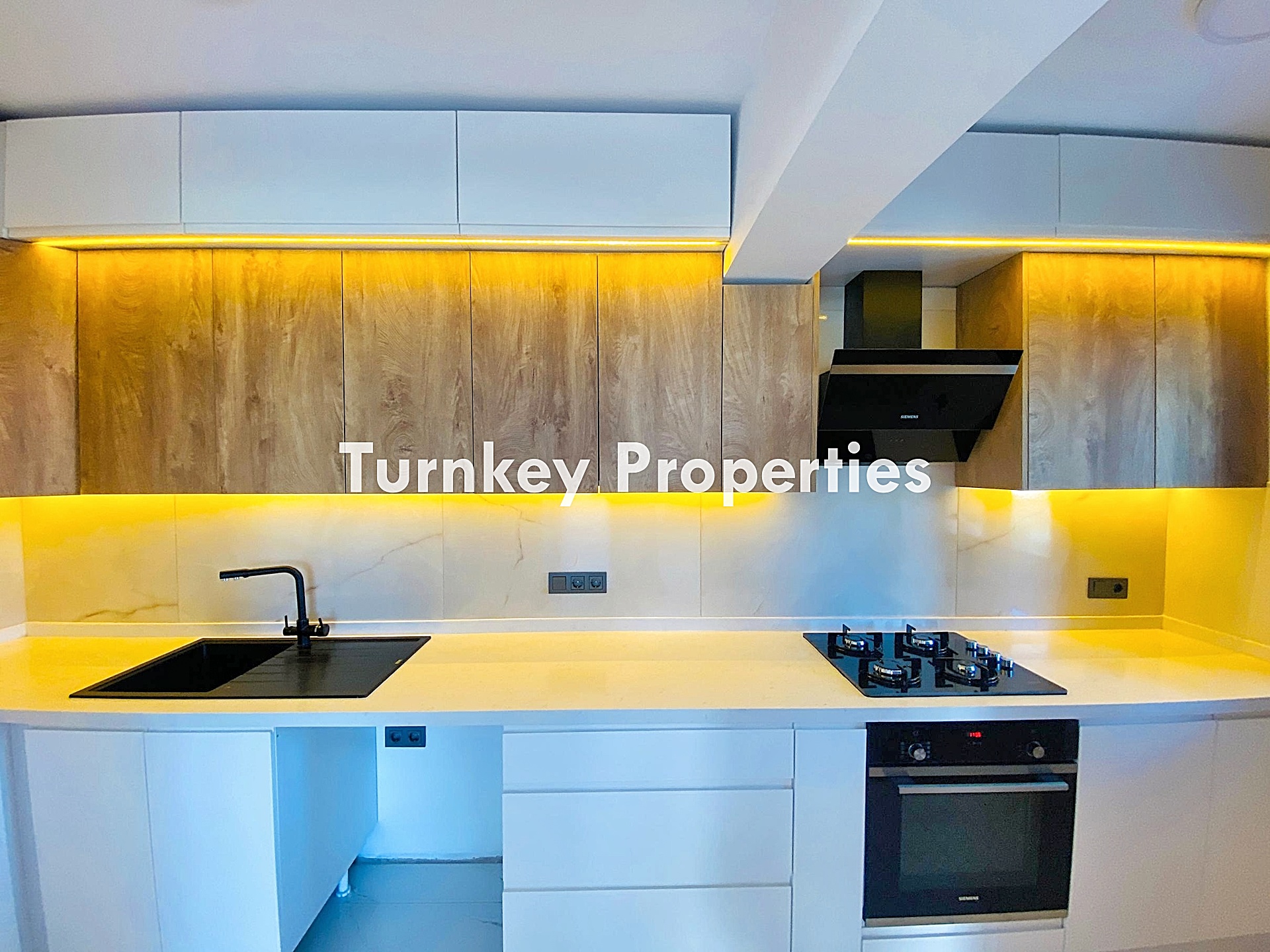 Bodrum Kadıkalesi Satılık Yazlık Ev Özel Plajlı Bahçeli Site İçi