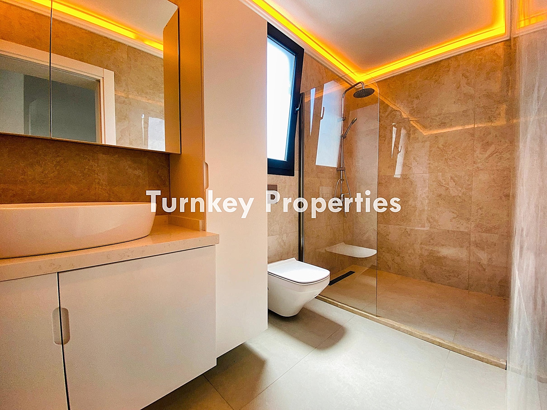 Bodrum Kadıkalesi Satılık Yazlık Ev Özel Plajlı Bahçeli Site İçi