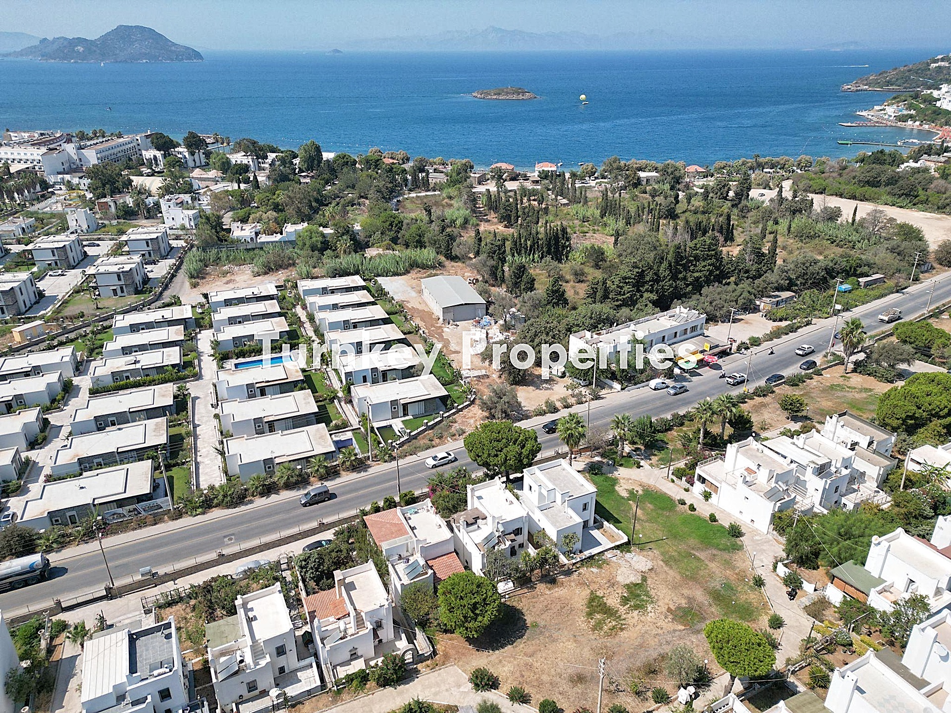 Bodrum Kadıkalesi Satılık Yazlık Ev Özel Plajlı Bahçeli Site İçi