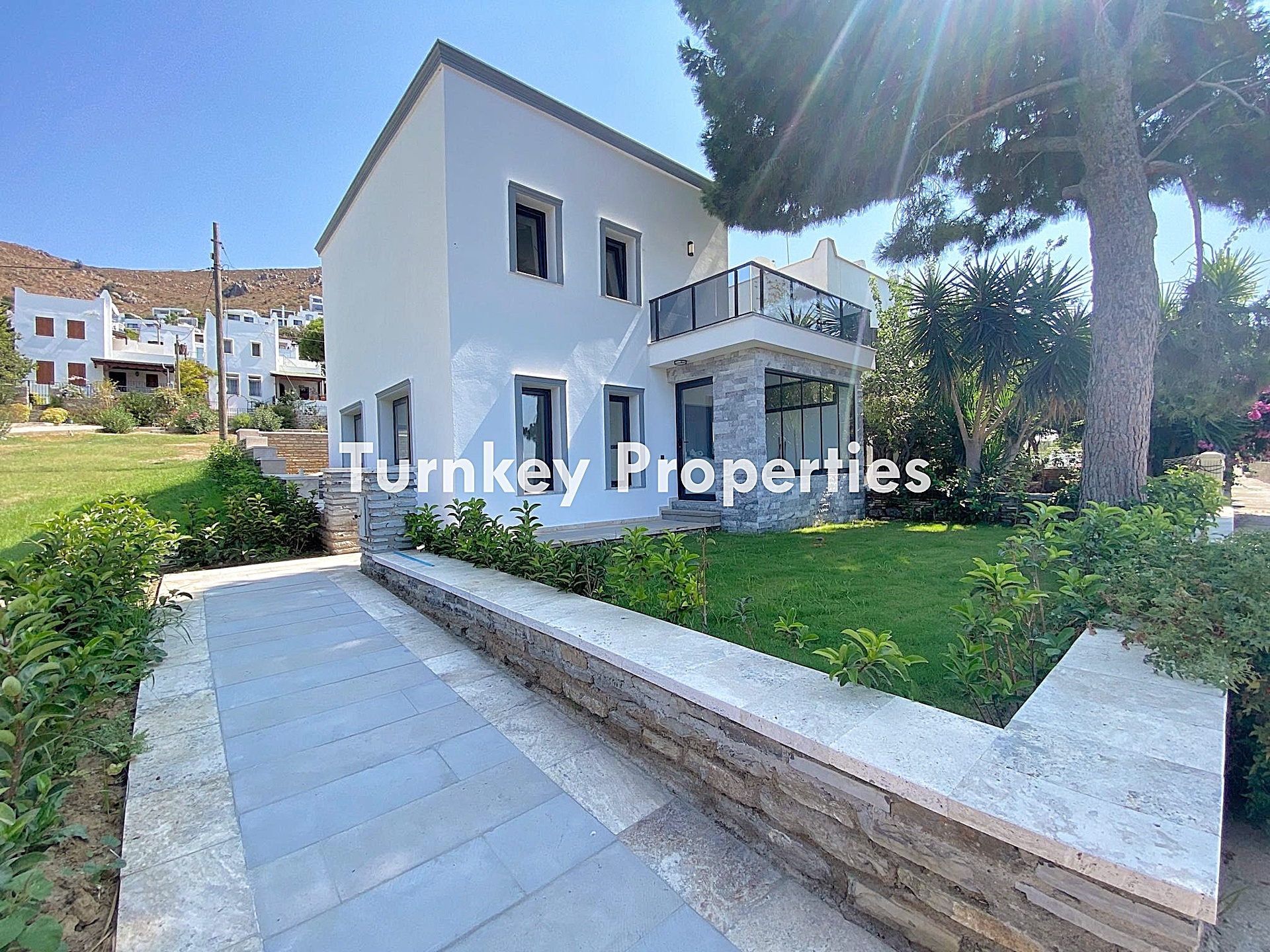 Bodrum Kadıkalesi Satılık Yazlık Ev Özel Plajlı Bahçeli Site İçi